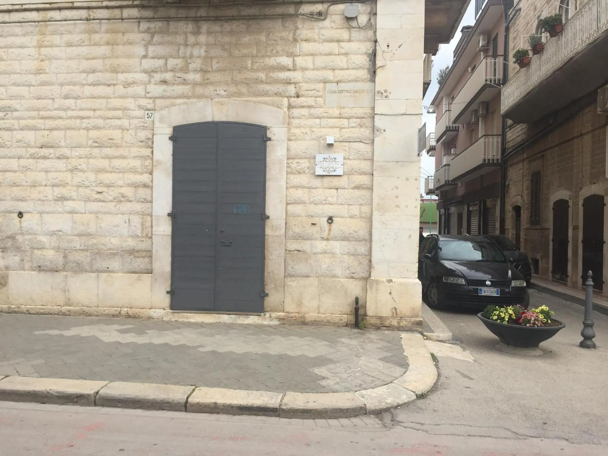 Property building in Casa Catalano