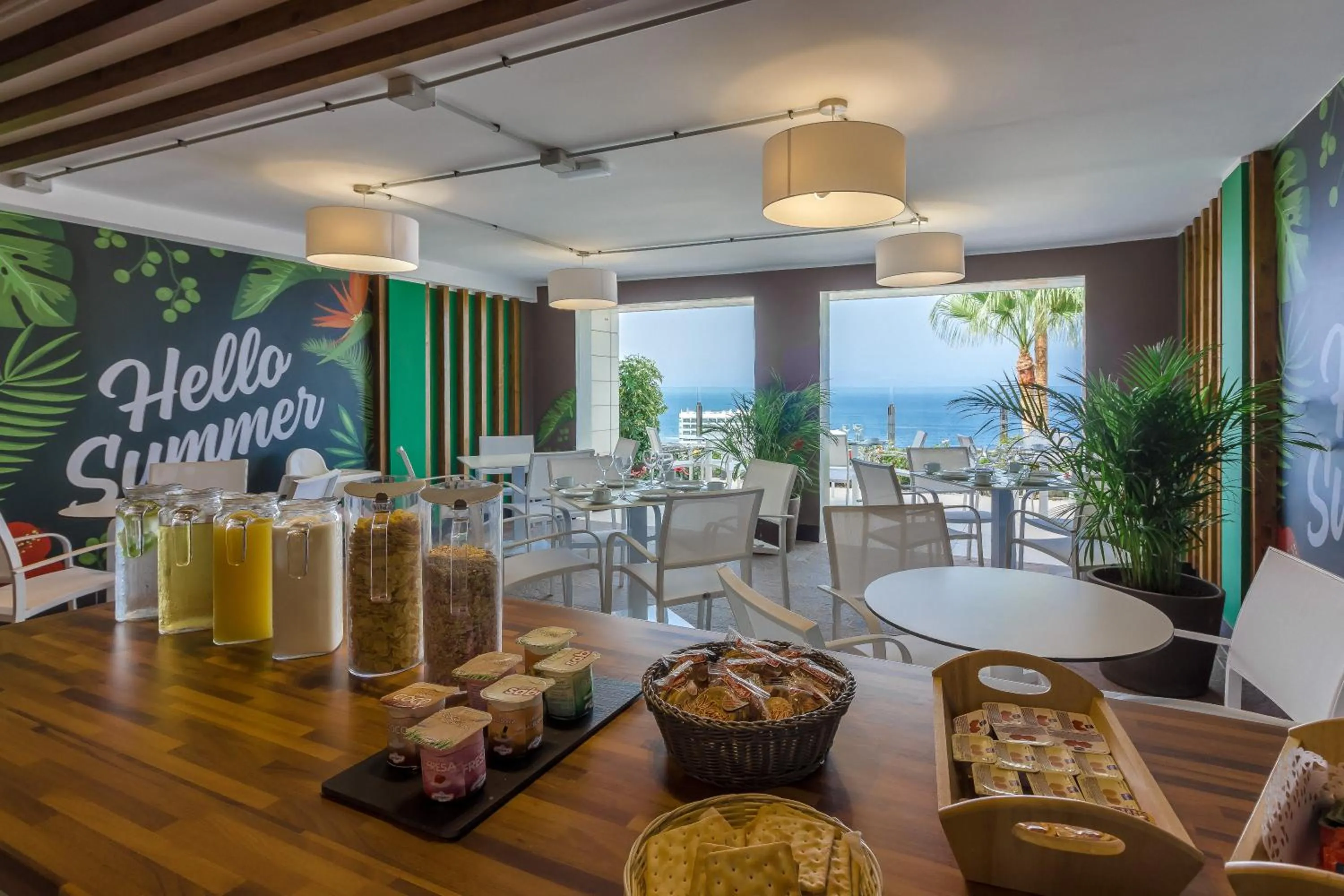 Buffet breakfast in Klayman Diamond Aparthotel