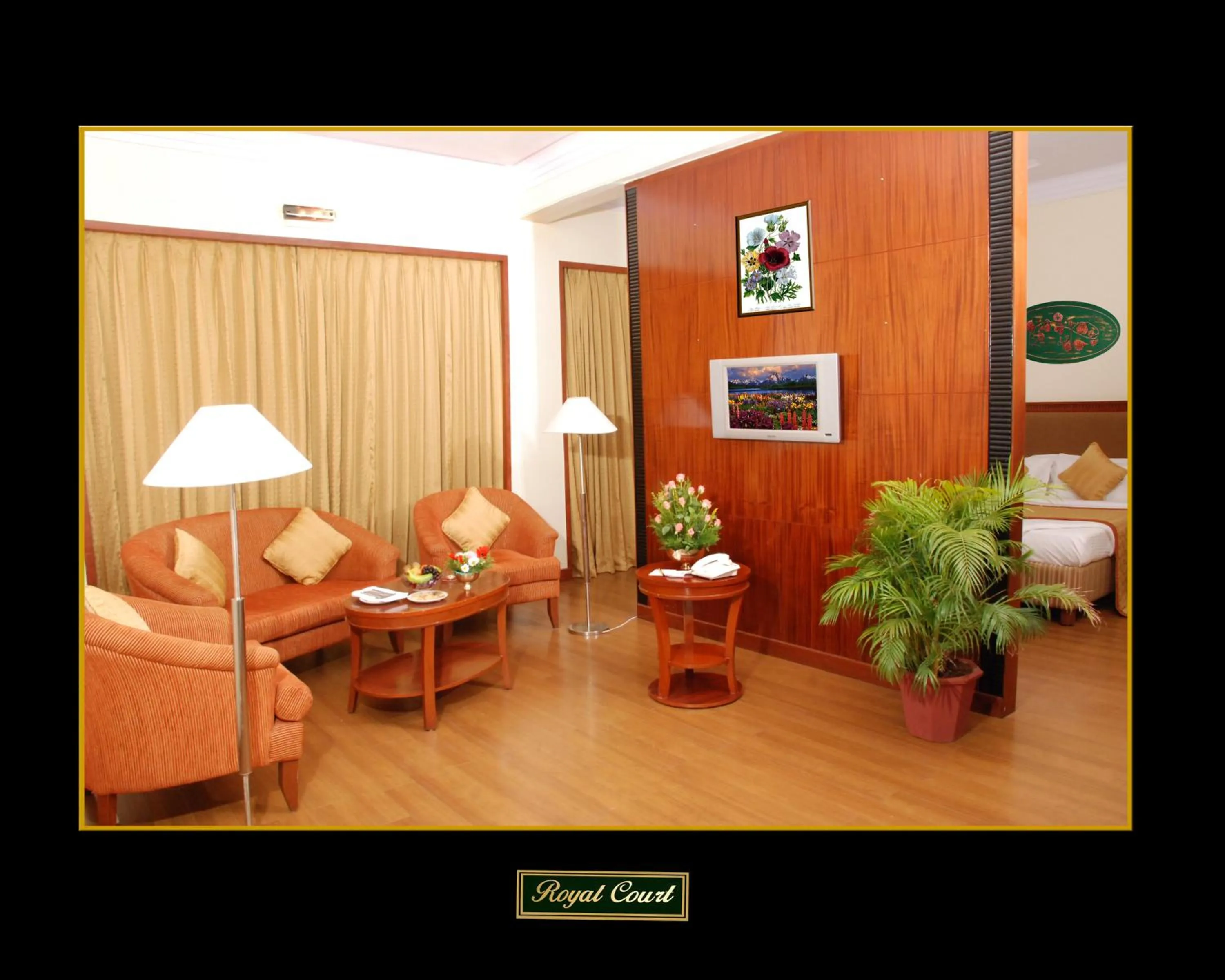 Communal lounge/ TV room in Royal Court