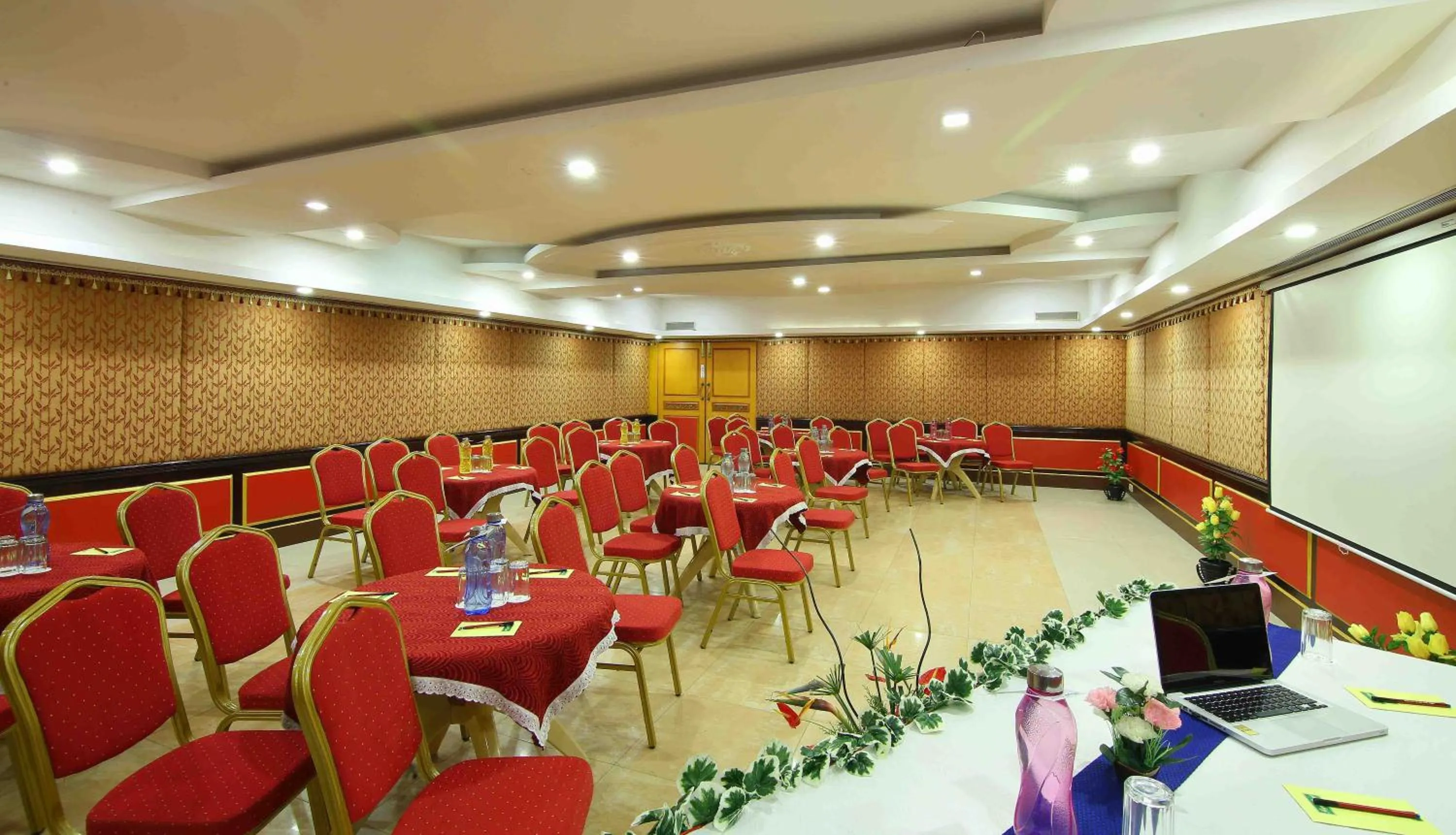 Meeting/conference room in Royal Court