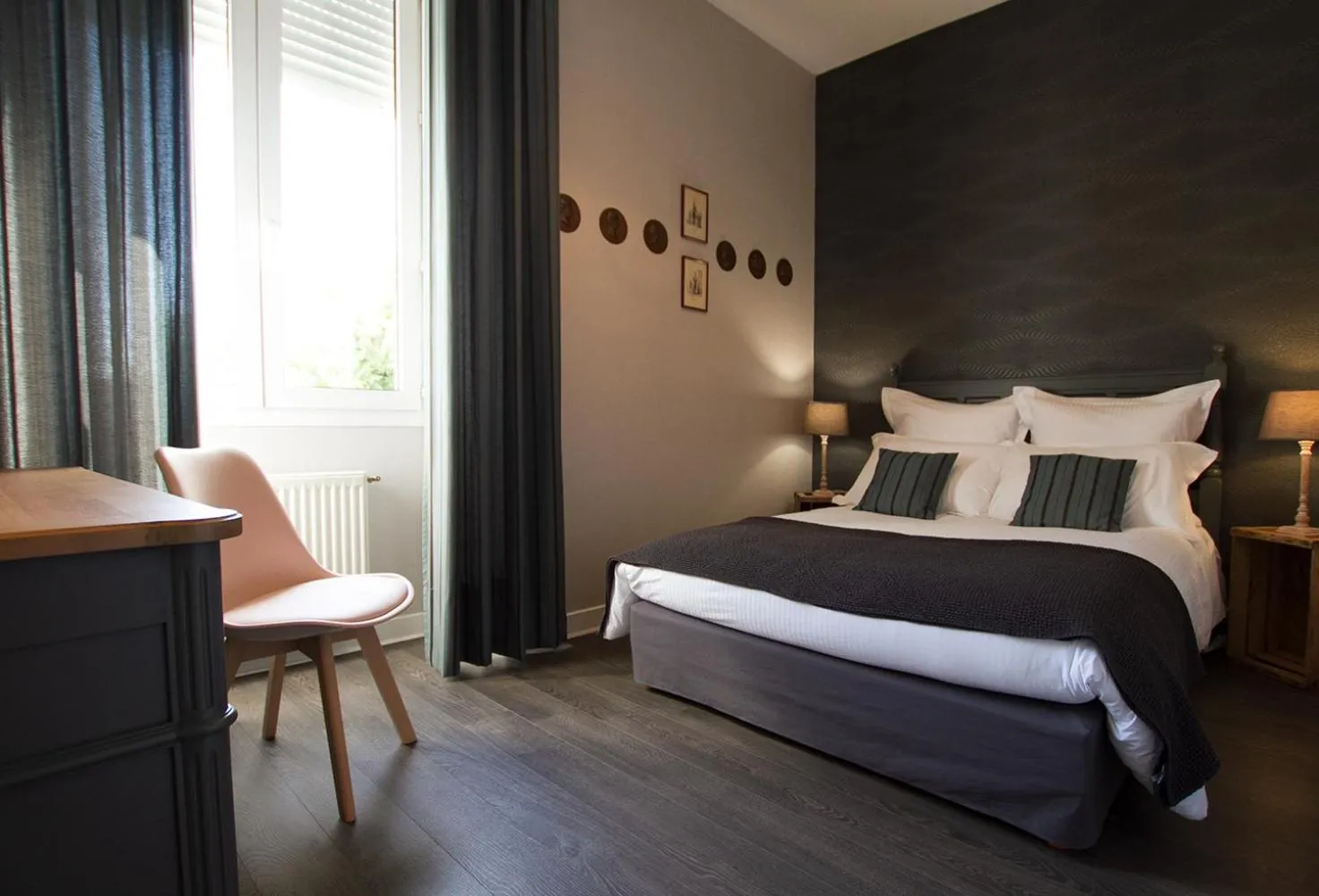 Photo of the whole room, Bed in Le Clos des Bories