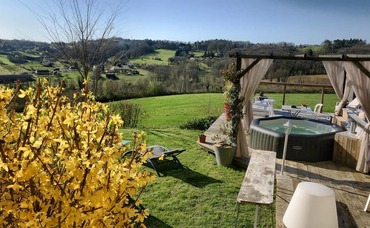 Spring in Le Clos des Bories