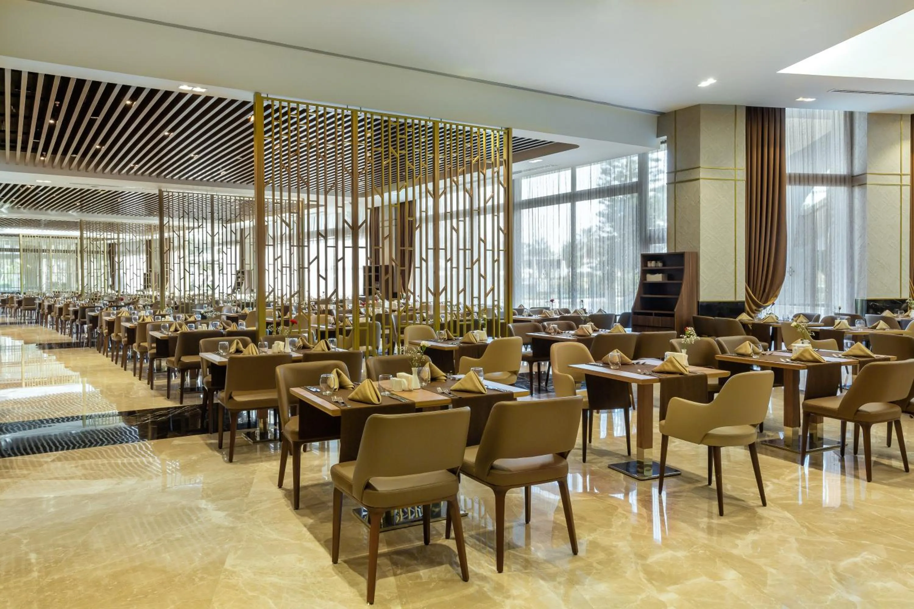 Restaurant/places to eat in Miracle Resort Hotel
