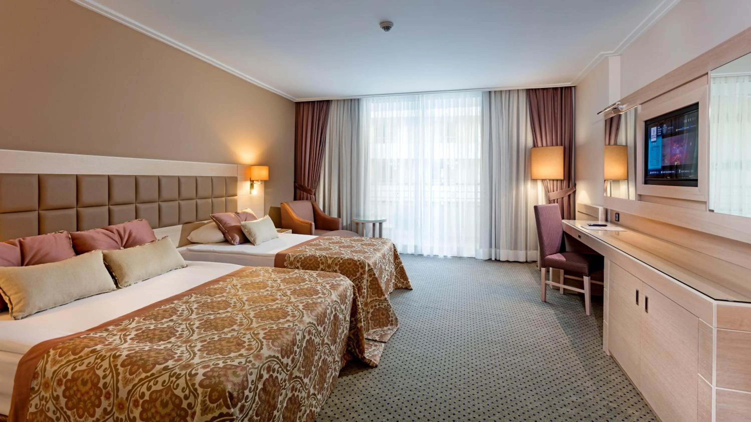 Photo of the whole room, Bed in Miracle Resort Hotel