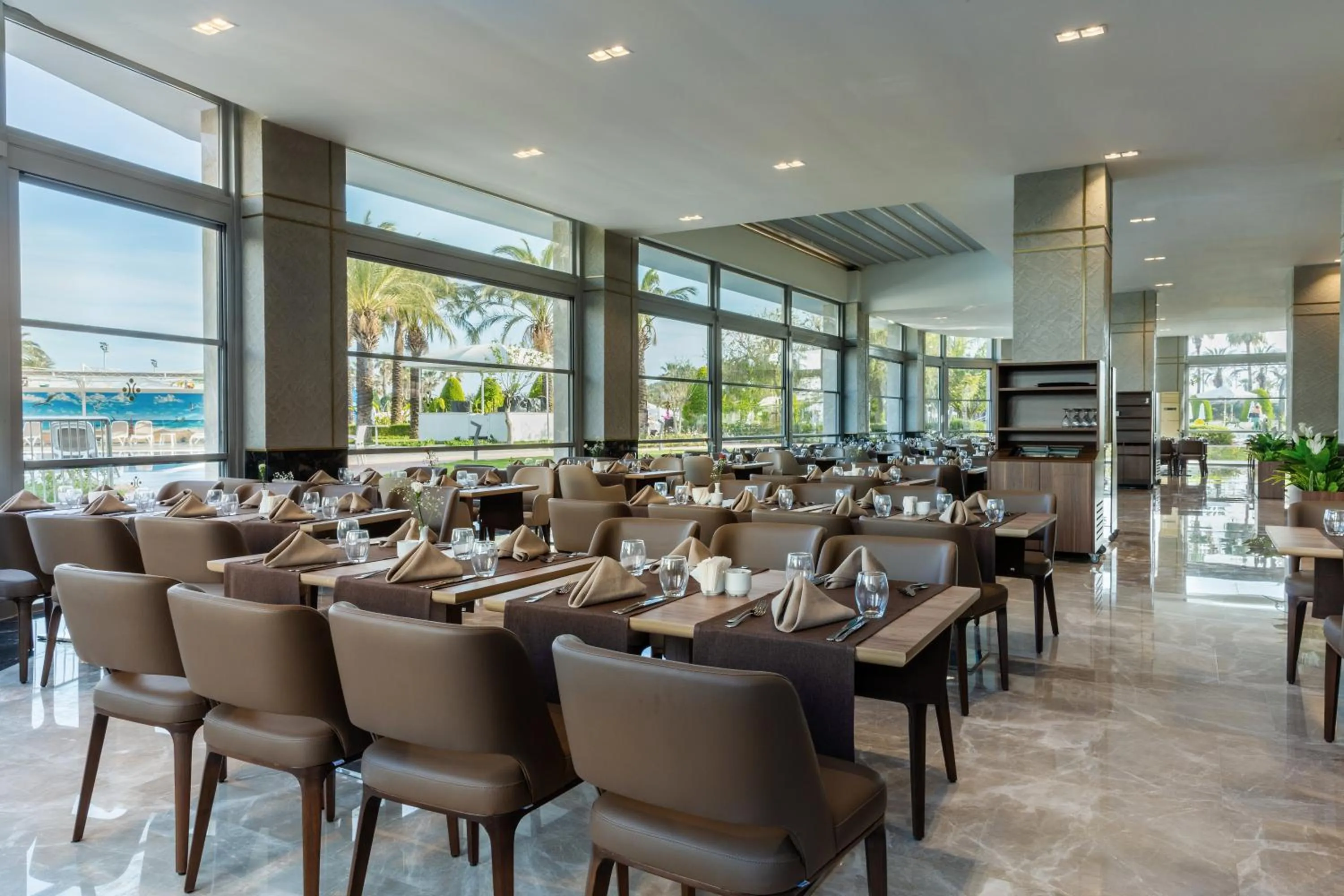 Restaurant/places to eat in Miracle Resort Hotel