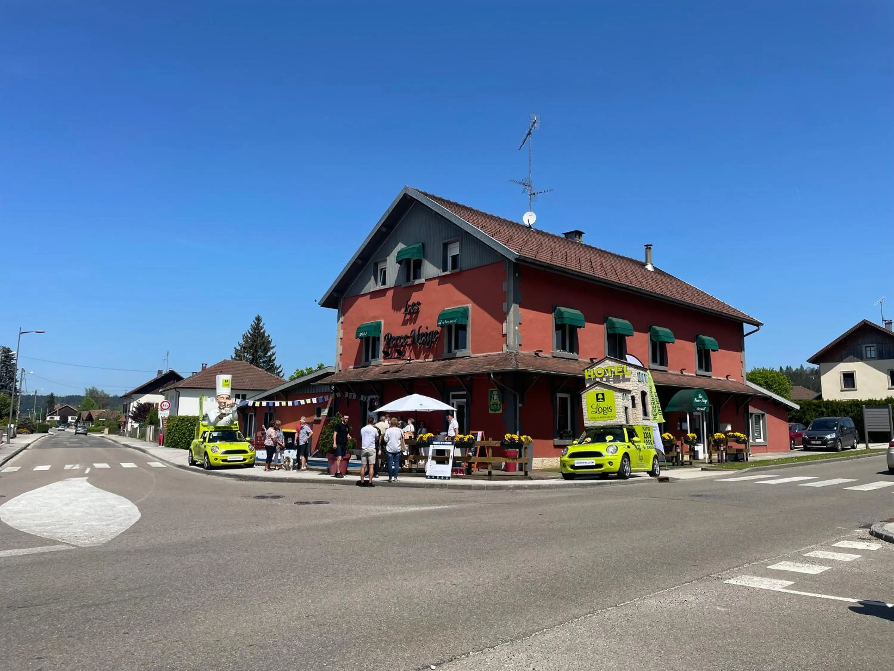 Logis Hôtel & Restaurant Les Perce-Neige