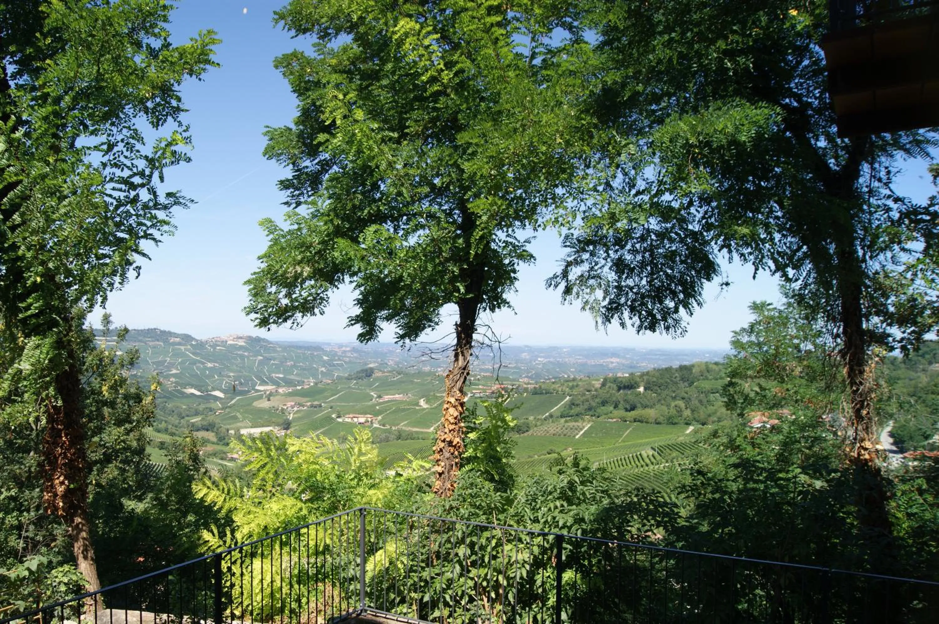 Landmark view in La Basiglia Apartment