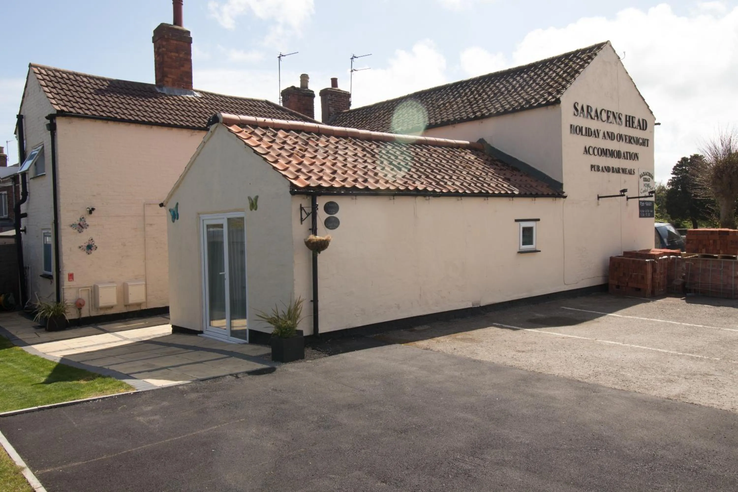 The cabin saracens head