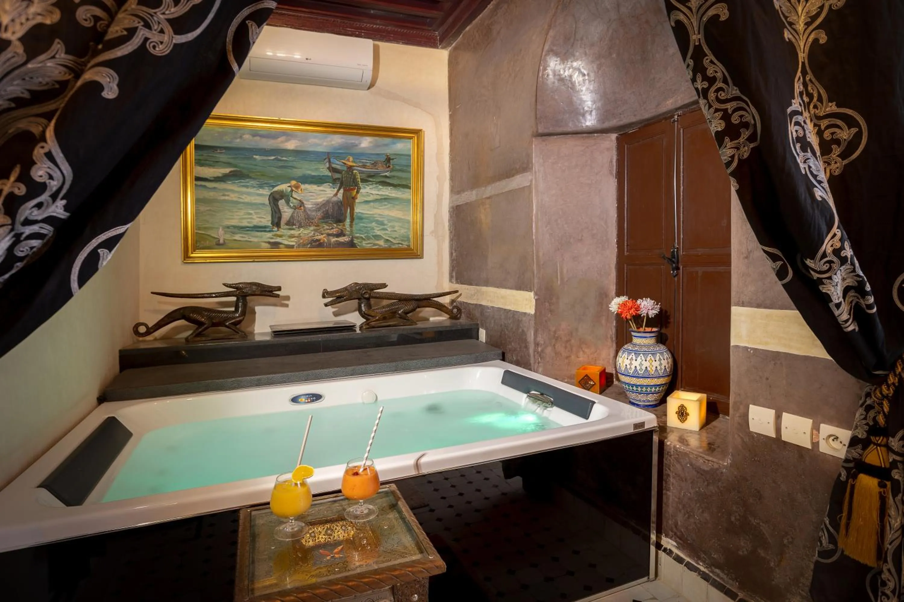 Hot Tub in Riad Ben Tachfine