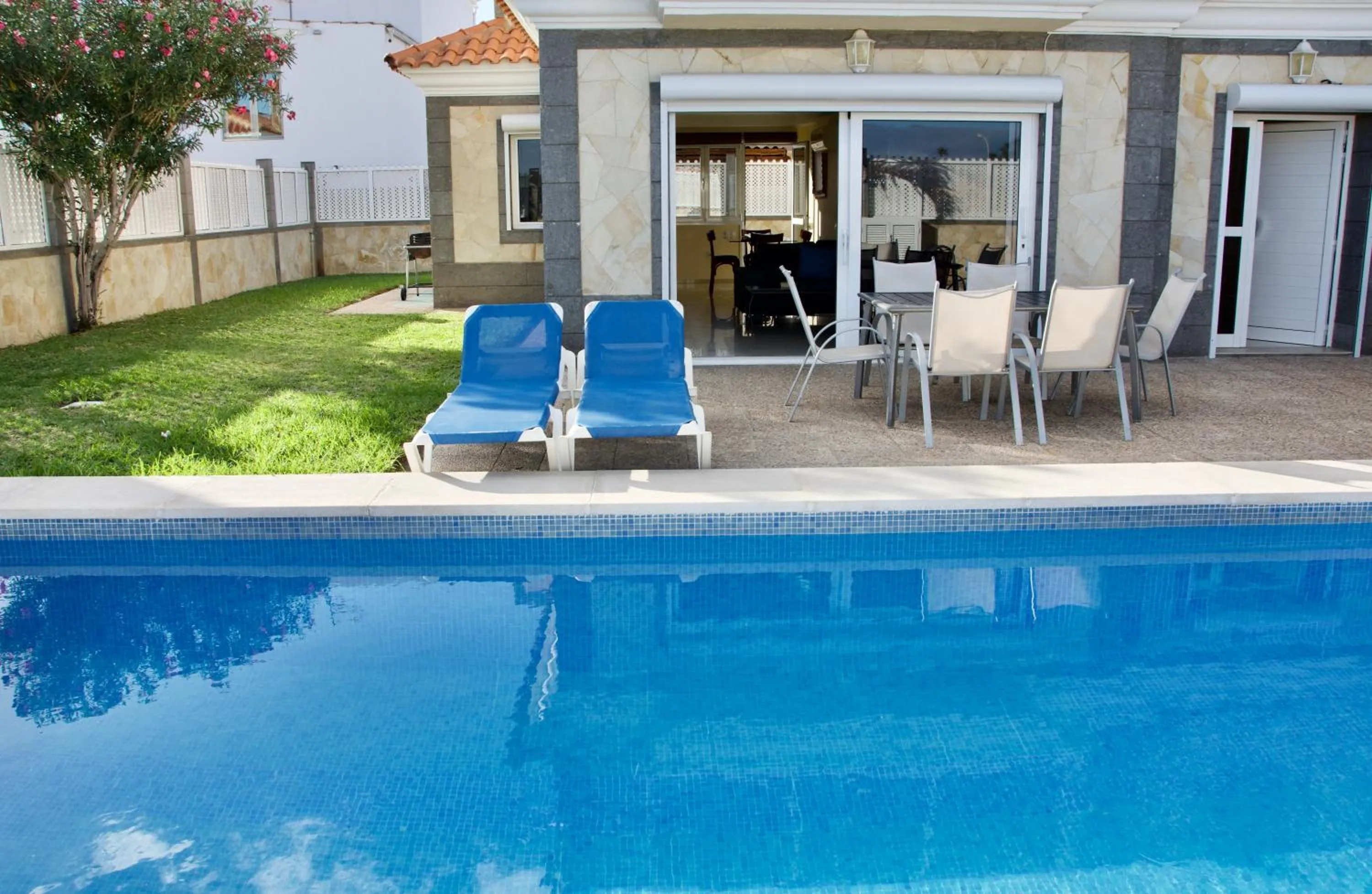 Swimming pool in Villa Lovisi