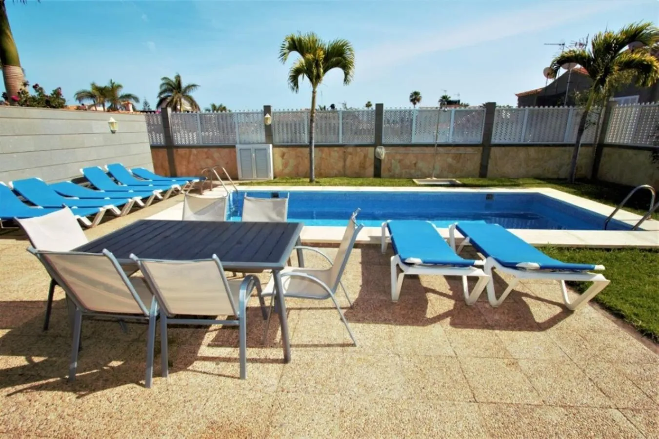 Shower in Villa Lovisi