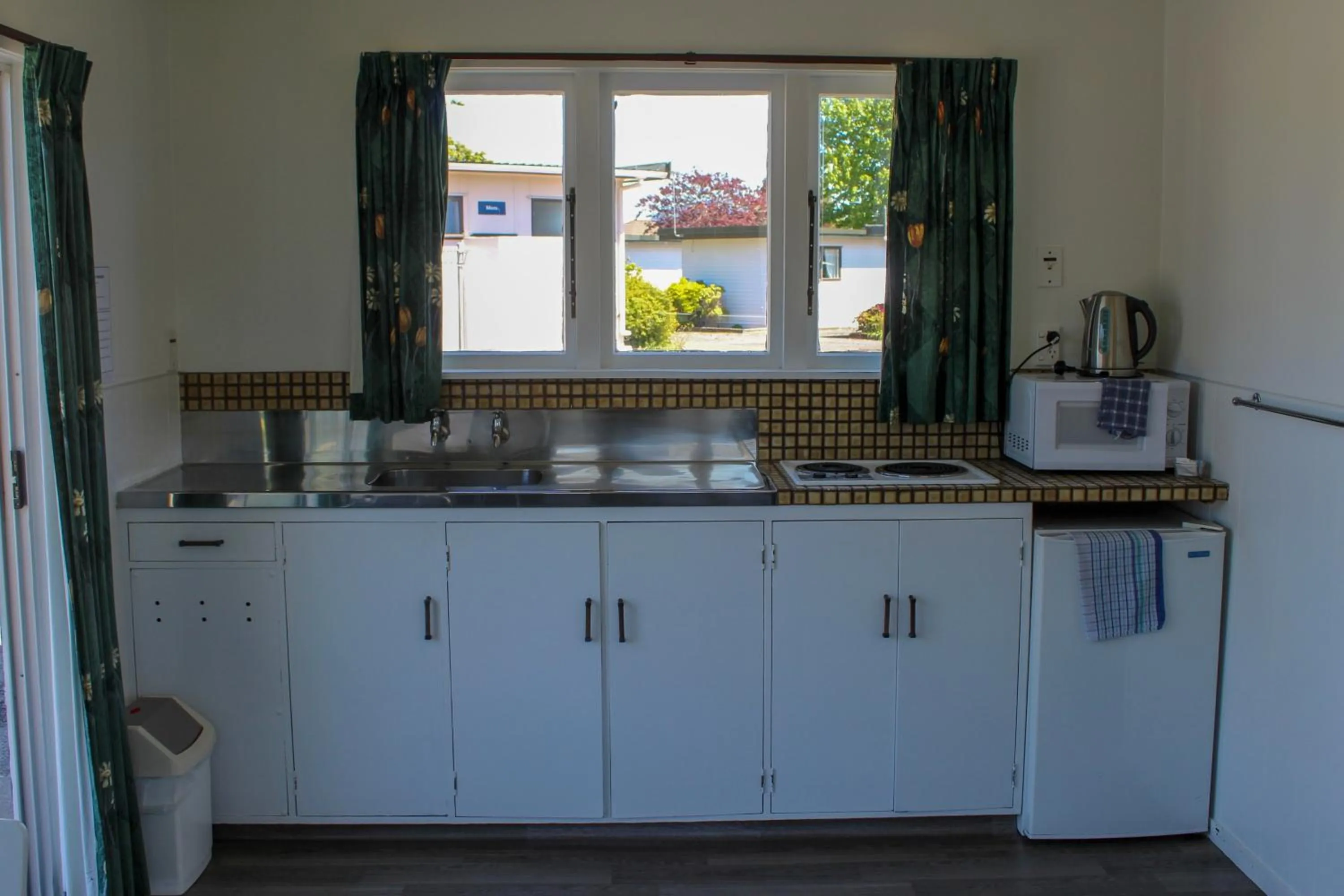 Kitchen or kitchenette in Holdens Bay Holiday Park