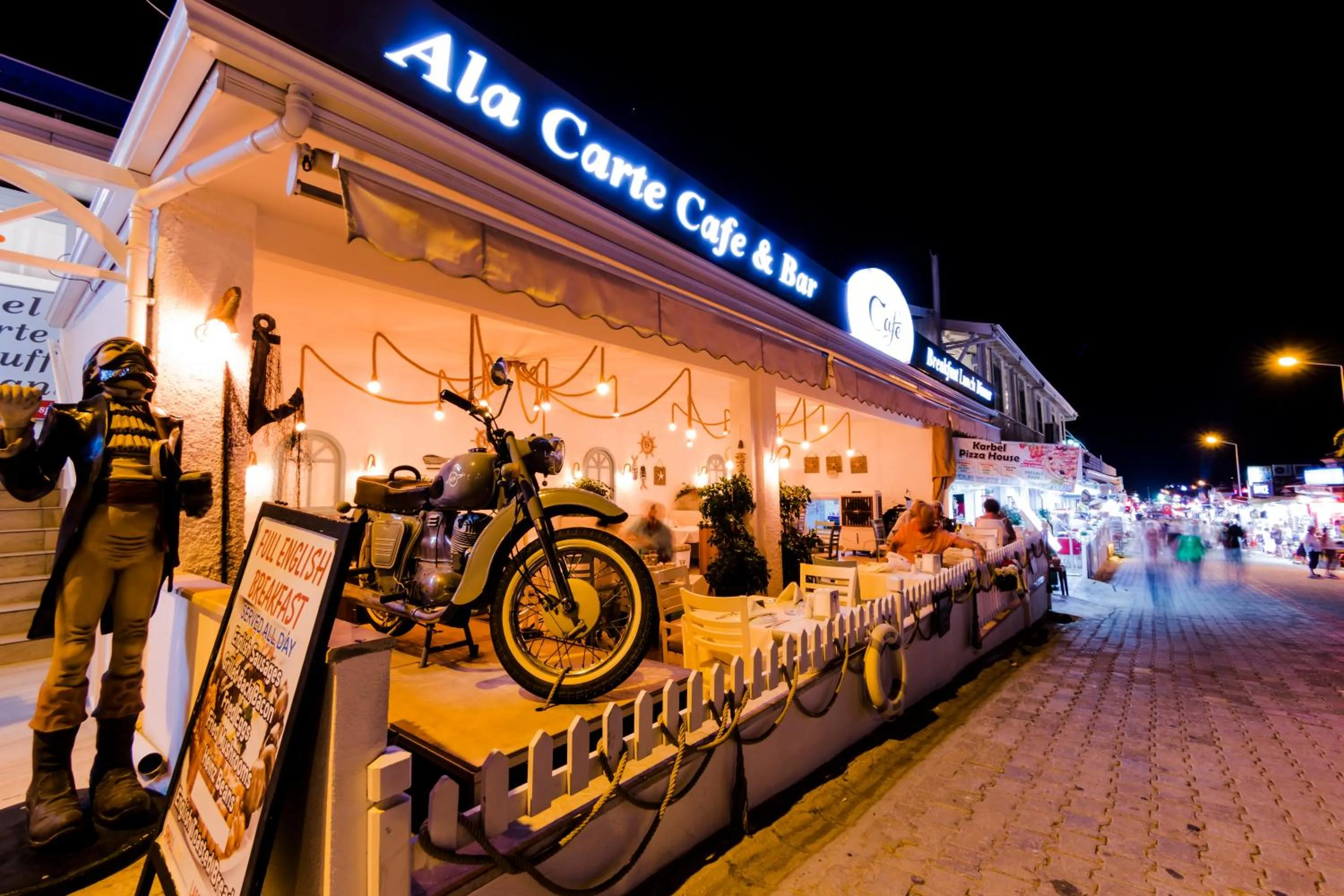 Food and drinks in Karbel Hotel