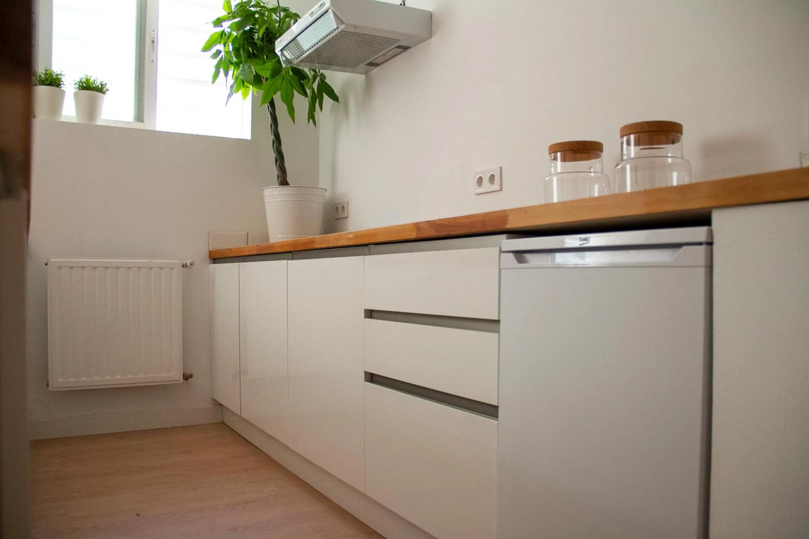 Communal kitchen in Real Beds Madrid