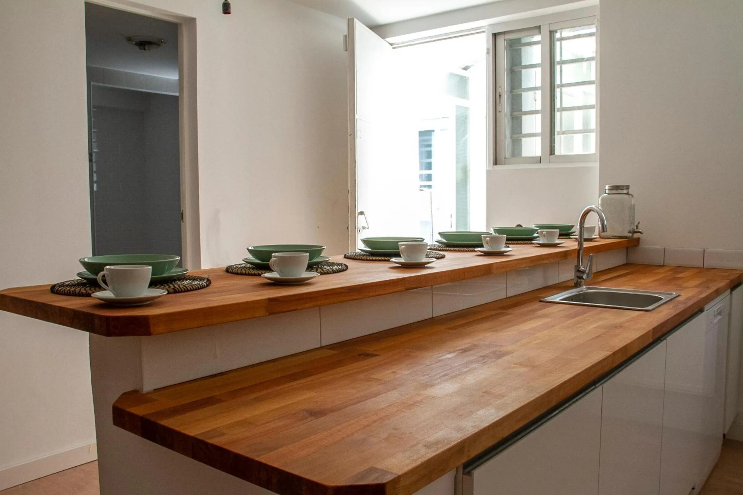 Communal kitchen in Real Beds Madrid