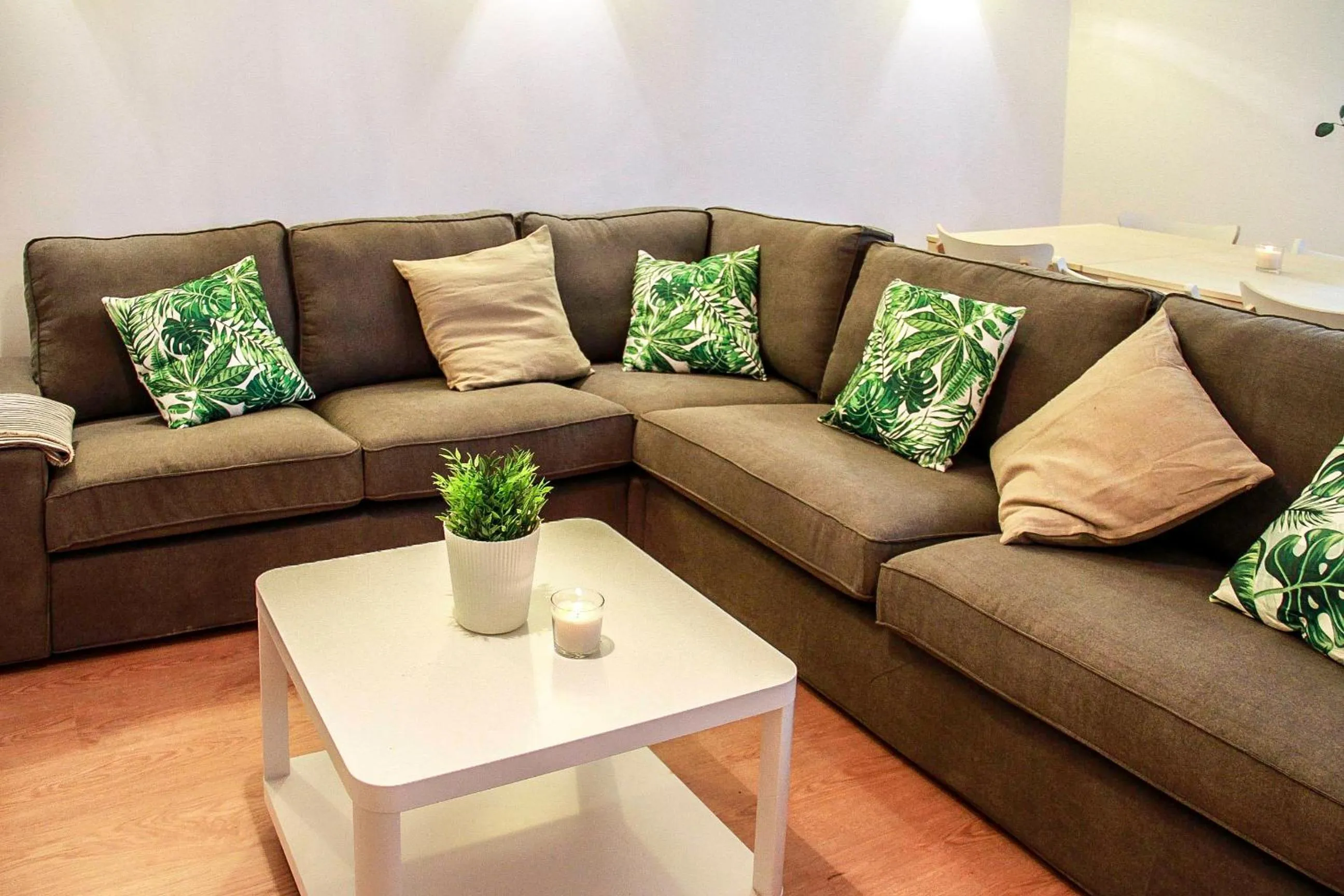 Communal lounge/ TV room in Real Beds Madrid