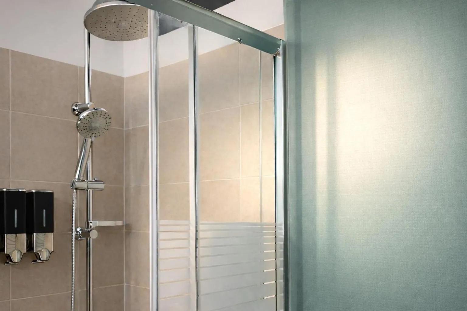 Shower in Stylish Tel Aviv