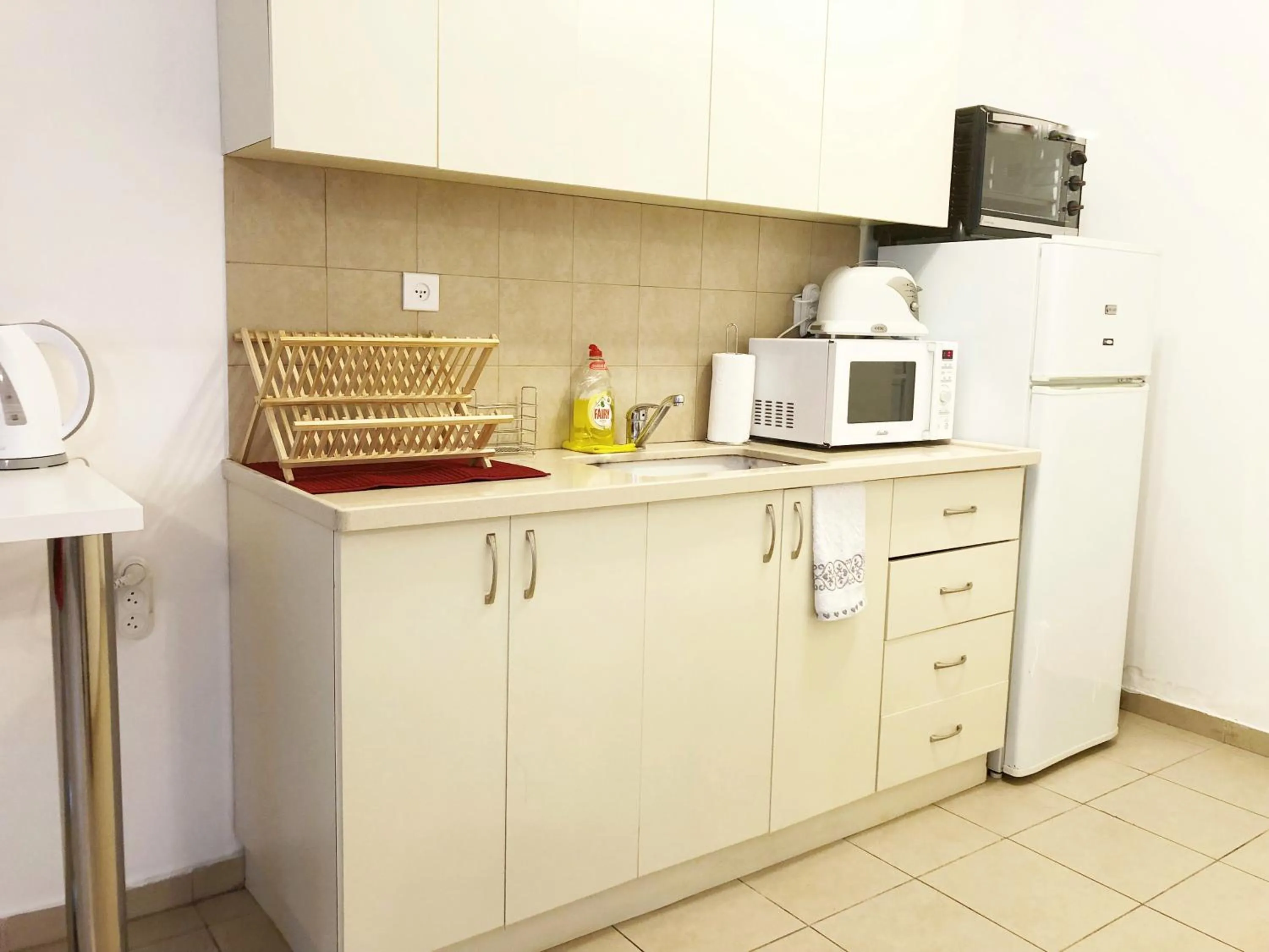 Coffee/tea facilities in Stylish Tel Aviv