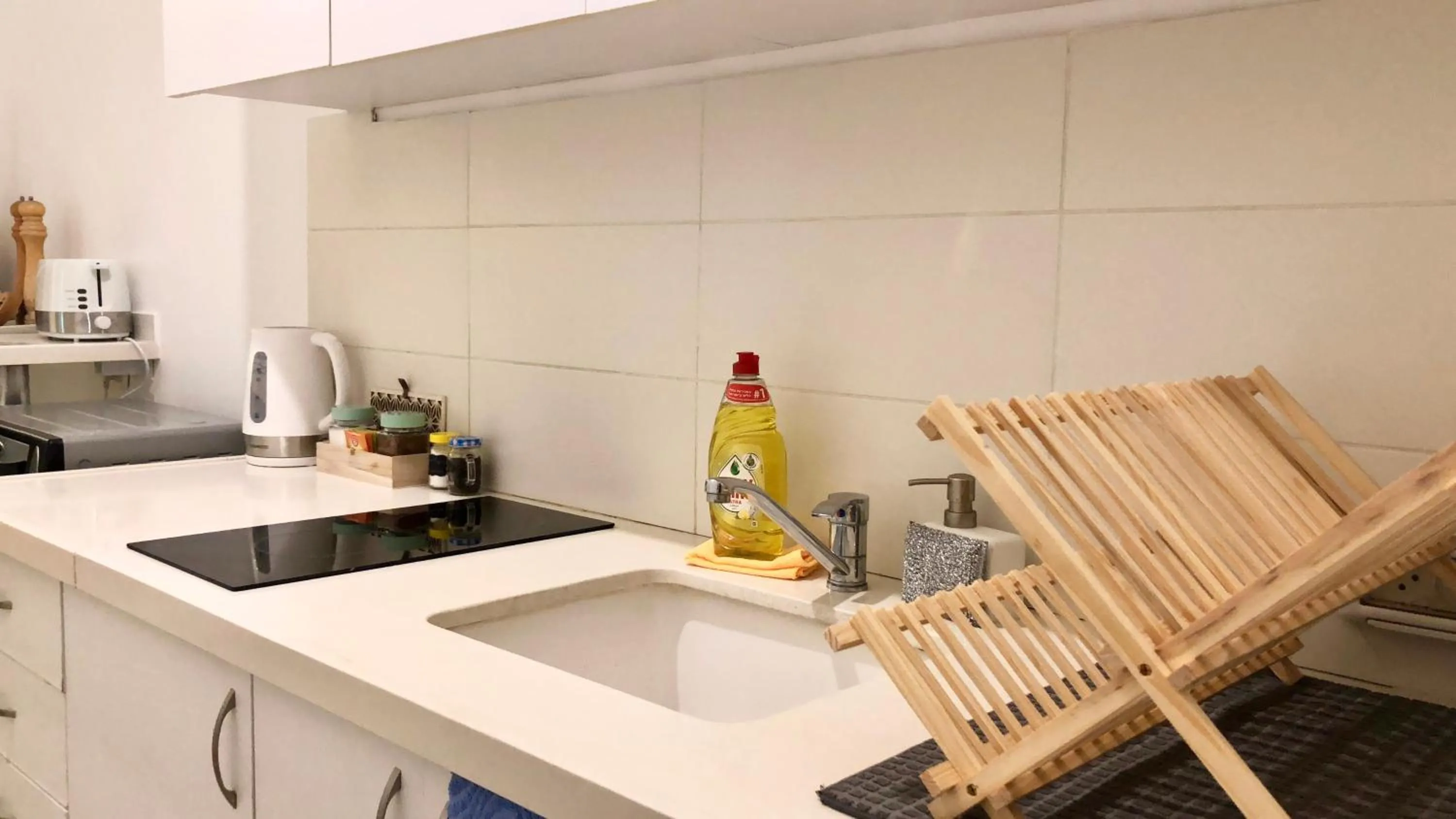 Coffee/tea facilities in Stylish Tel Aviv