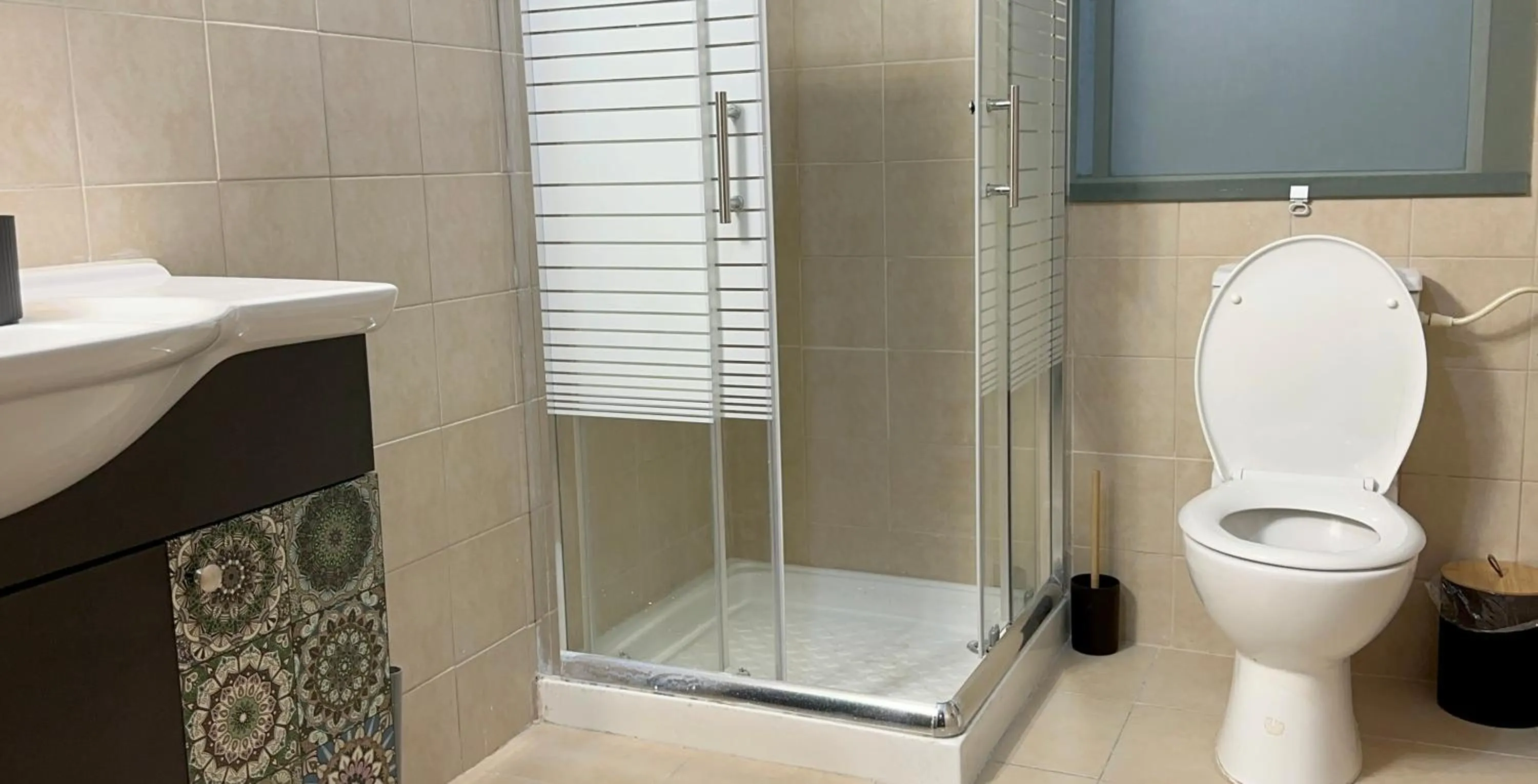 Shower in Stylish Tel Aviv