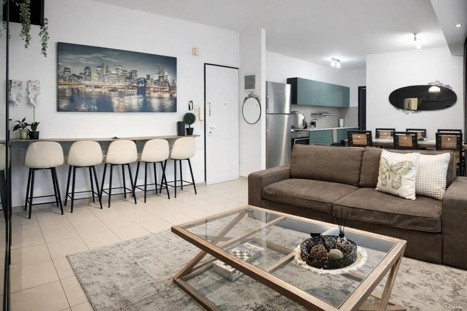 Kitchen or kitchenette in Stylish Tel Aviv