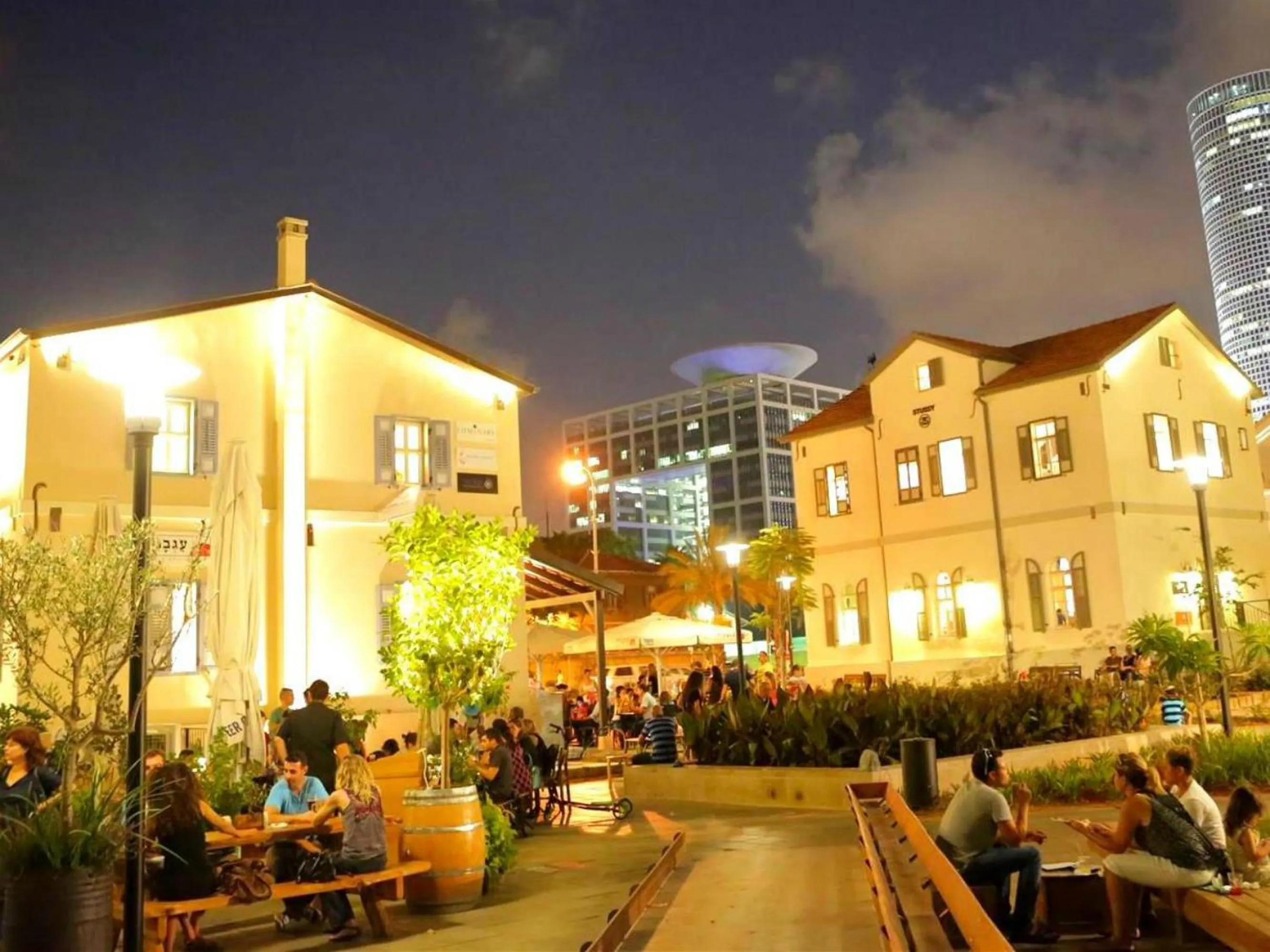 Property building in Stylish Tel Aviv