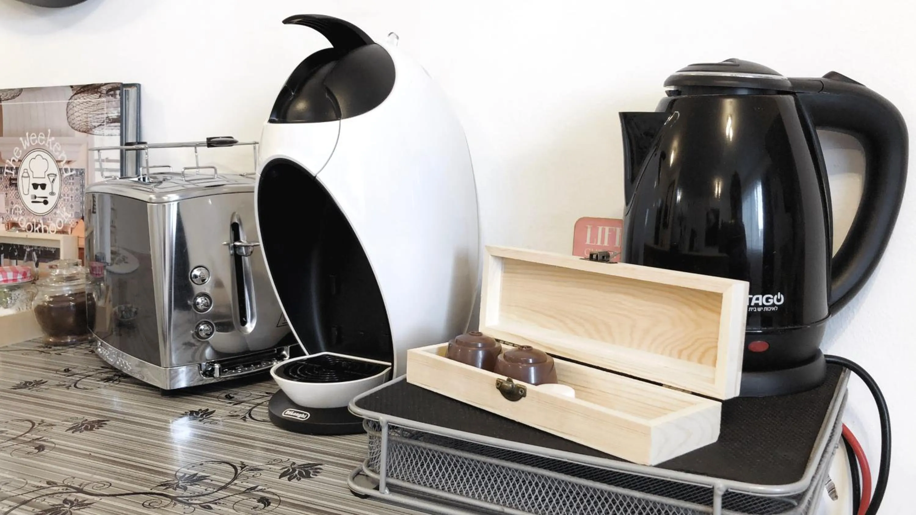 Coffee/tea facilities in Stylish Tel Aviv