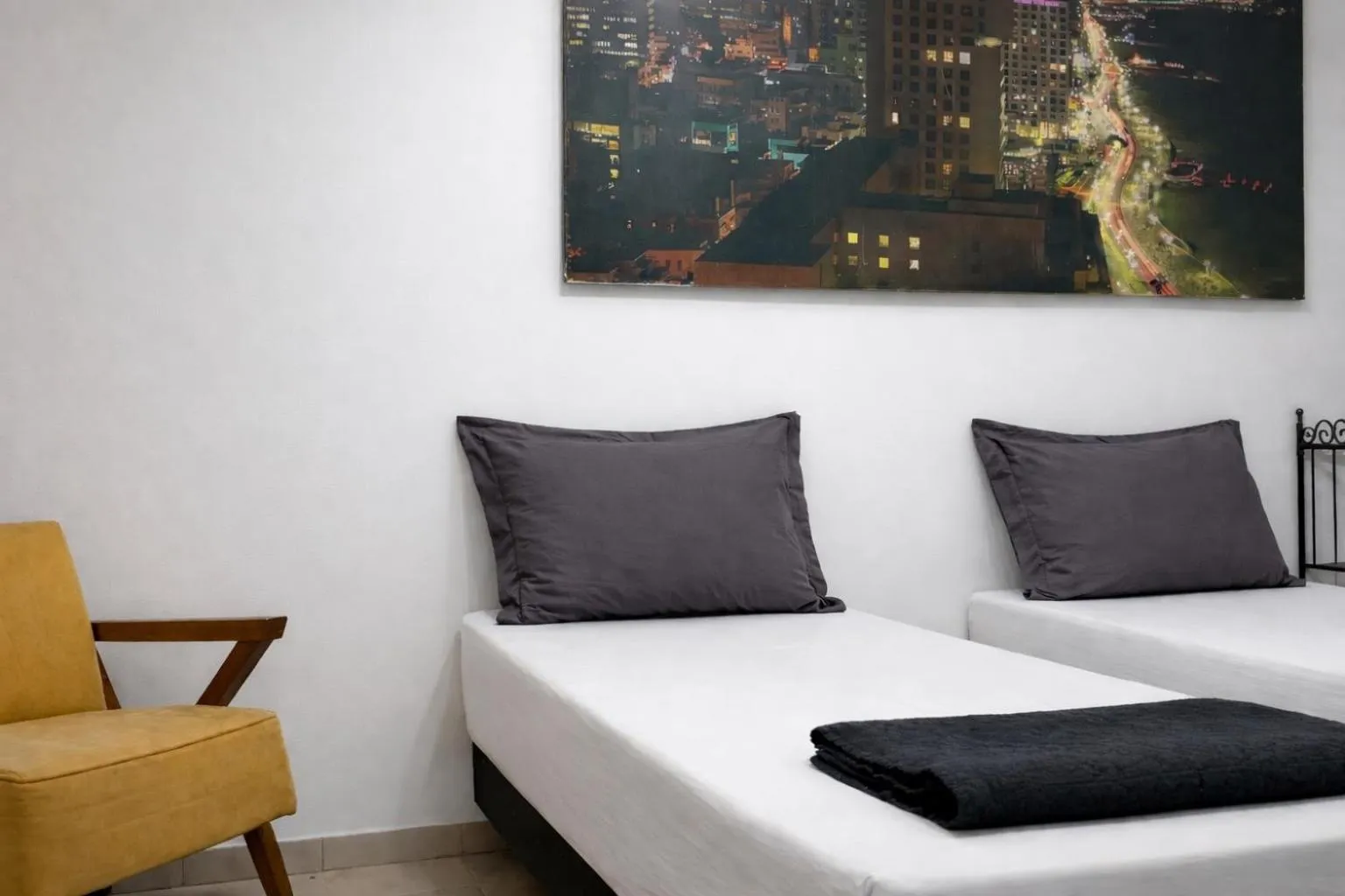 Bed in Stylish Tel Aviv