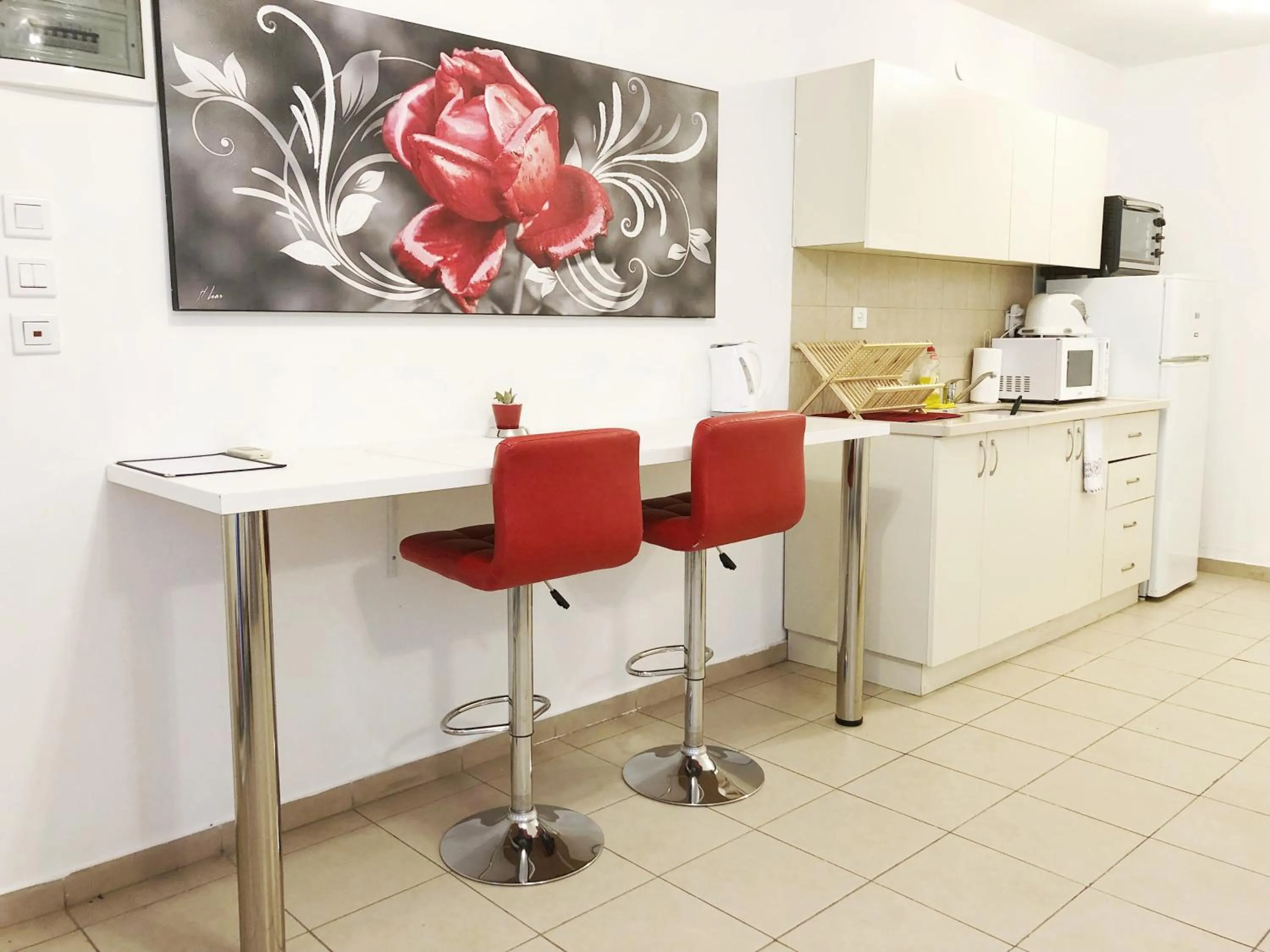 Coffee/tea facilities in Stylish Tel Aviv