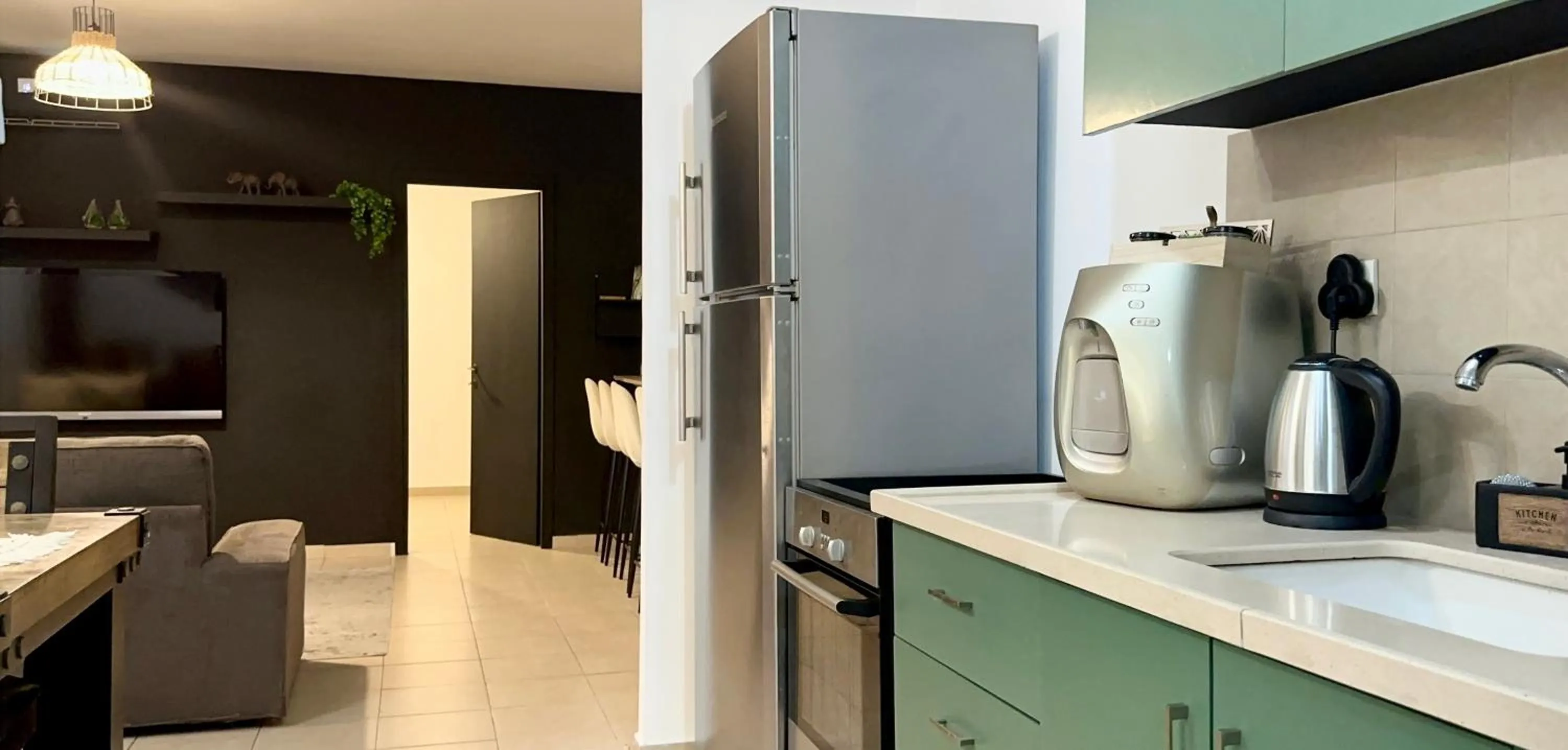 Coffee/tea facilities in Stylish Tel Aviv