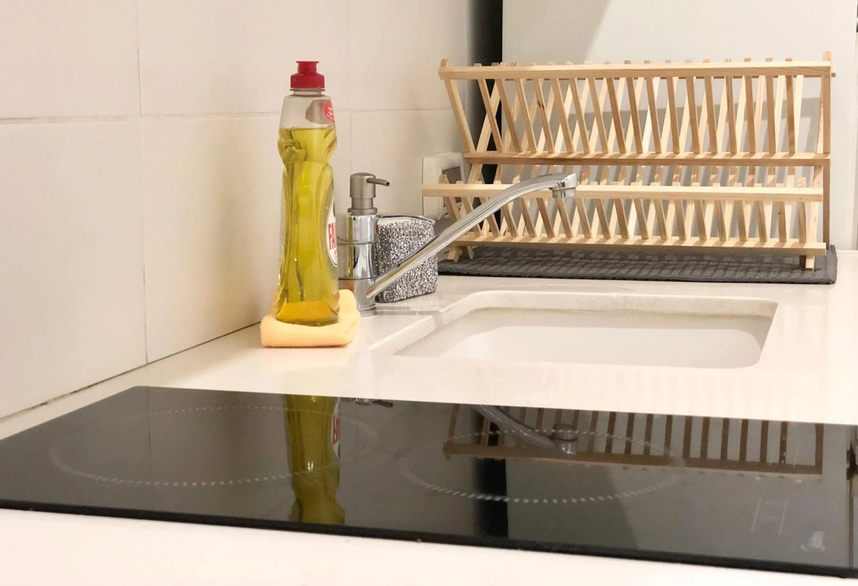 Kitchen or kitchenette in Stylish Tel Aviv