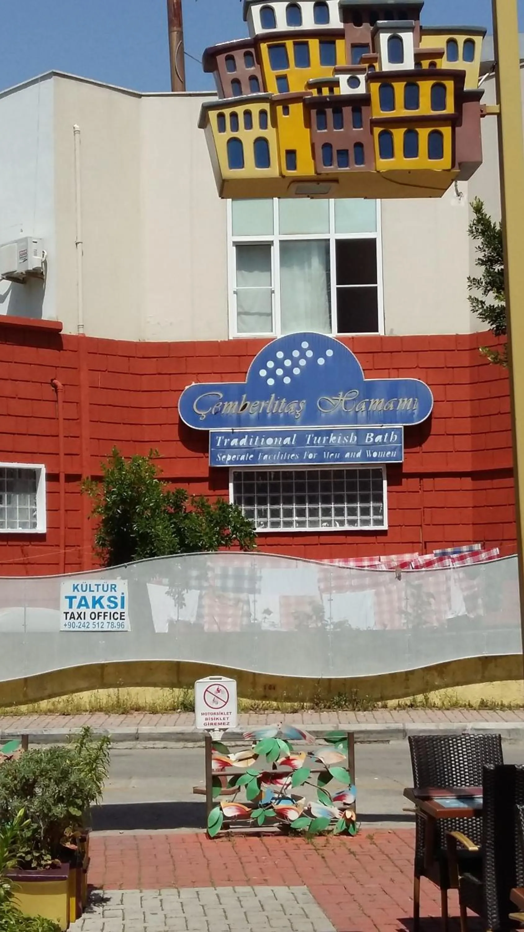 Skiing in Musti Apart Hotel