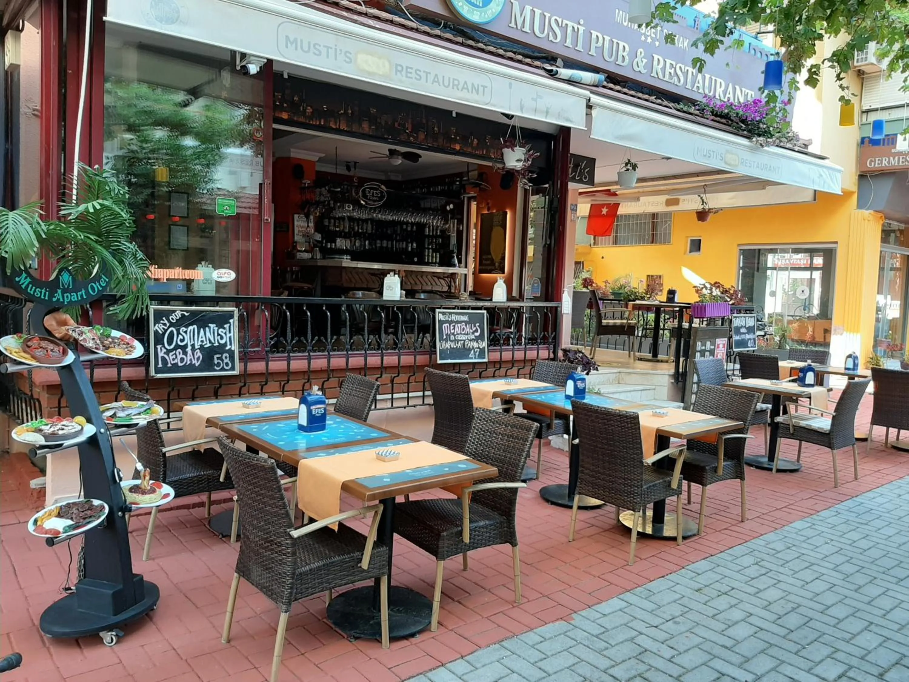 Restaurant/places to eat in Musti Apart Hotel