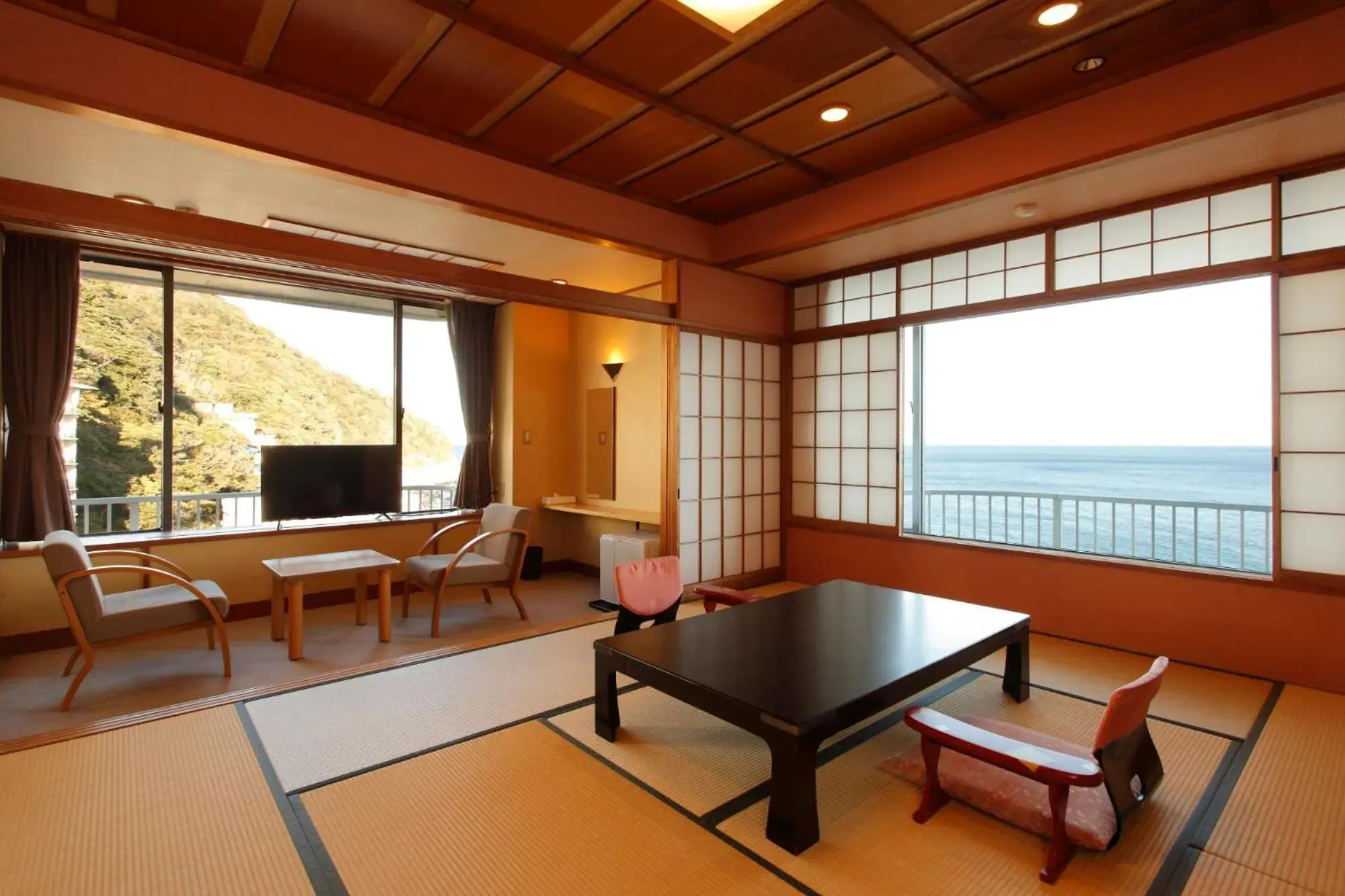 Quadruple Room with Sea View in Atagawa Yamatokan Quadruple Room with Sea View in Atagawa Yamatokan