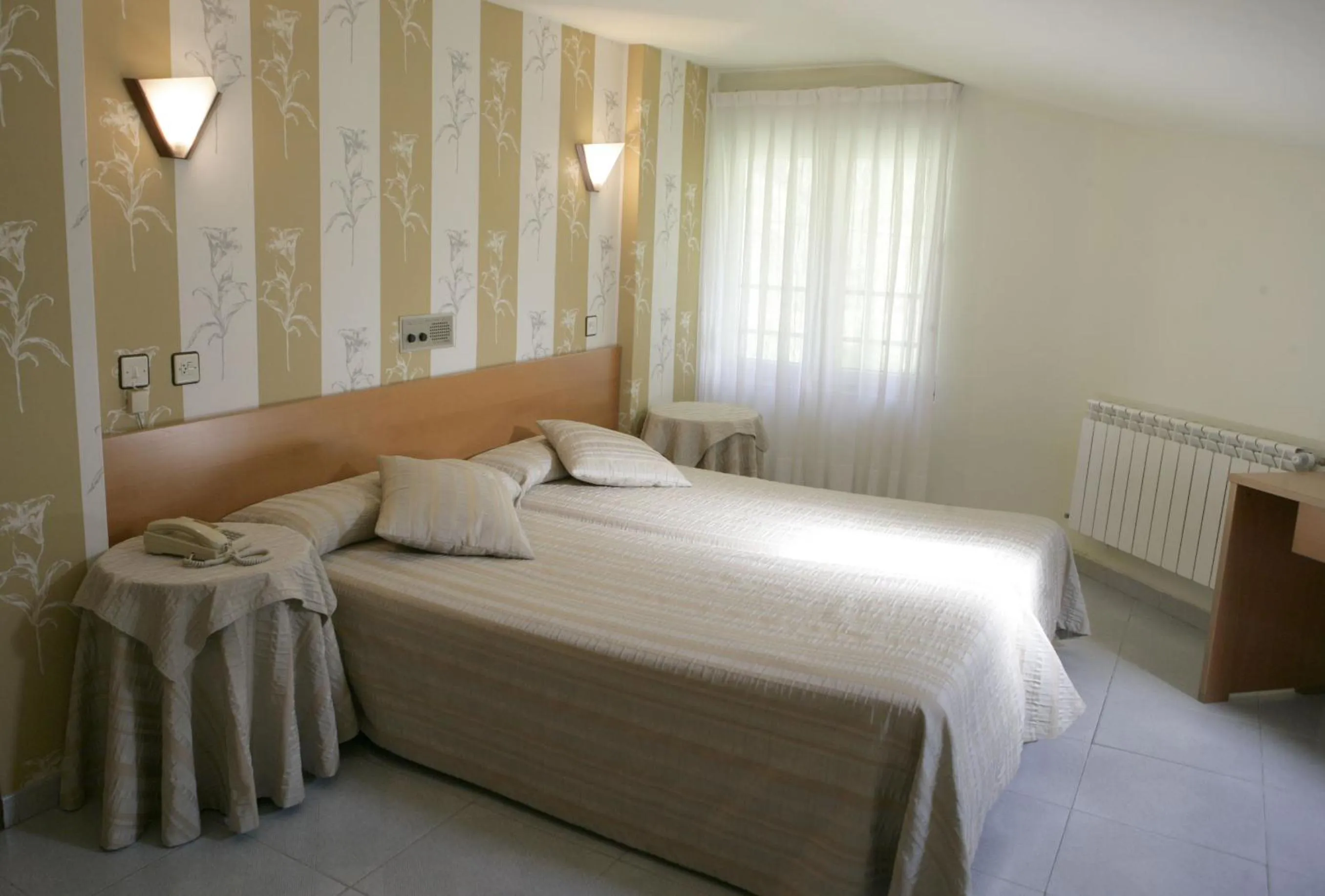 Photo of the whole room, Bed in Hotel Azpiazu