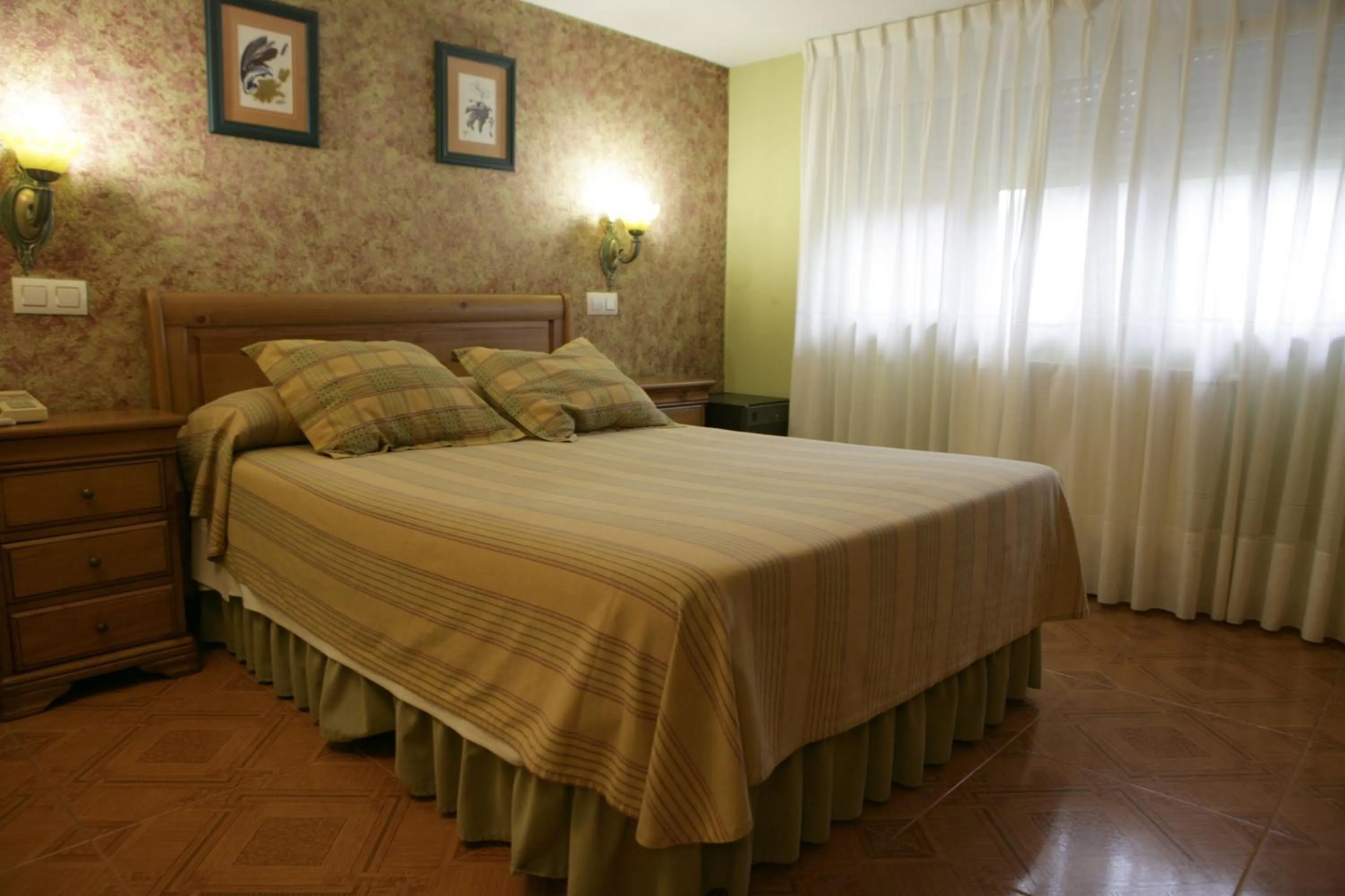 Photo of the whole room, Bed in Hotel Azpiazu