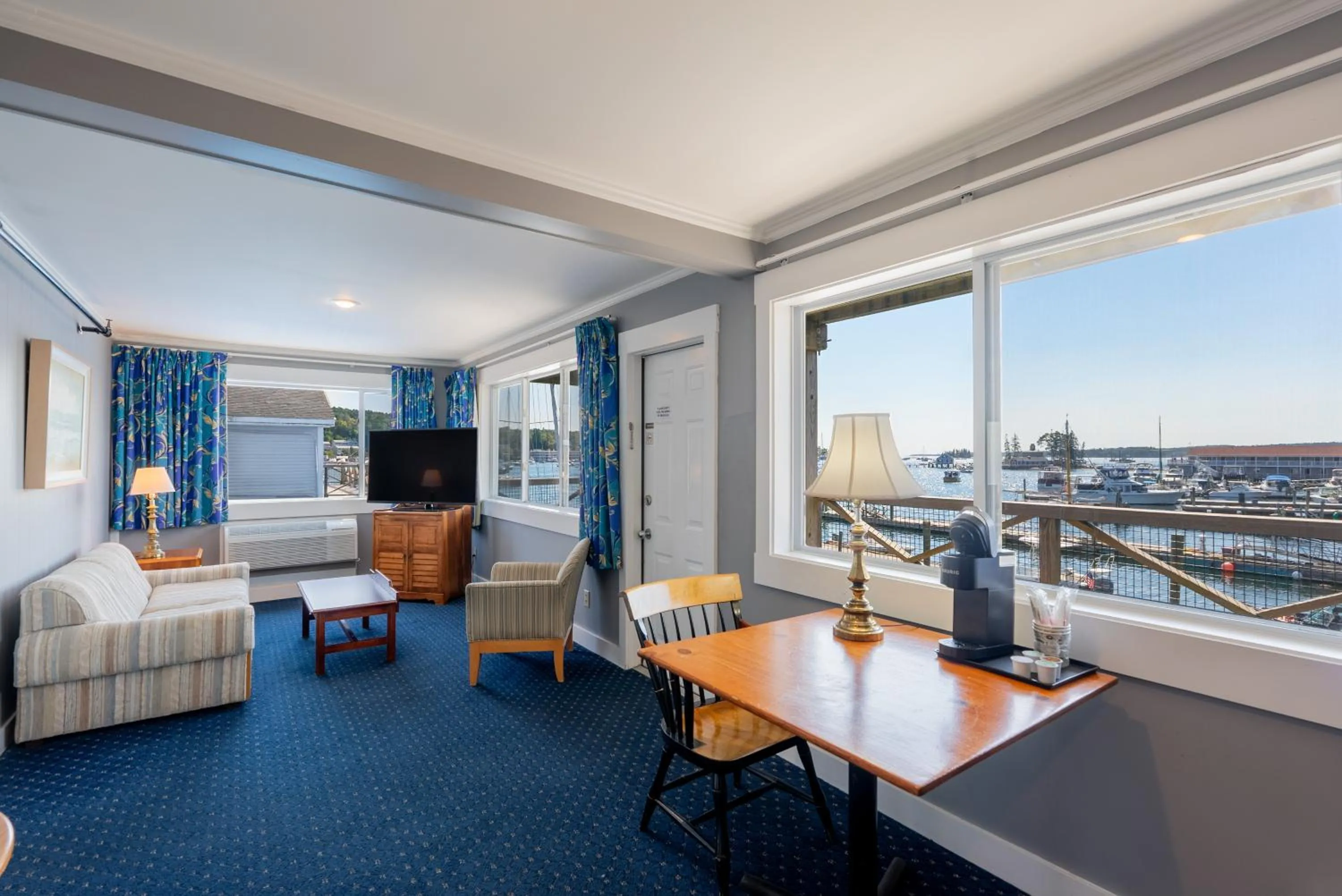 Two Queen Premium Dockside Suite Outer Harbor View in Fisherman's Wharf Inn