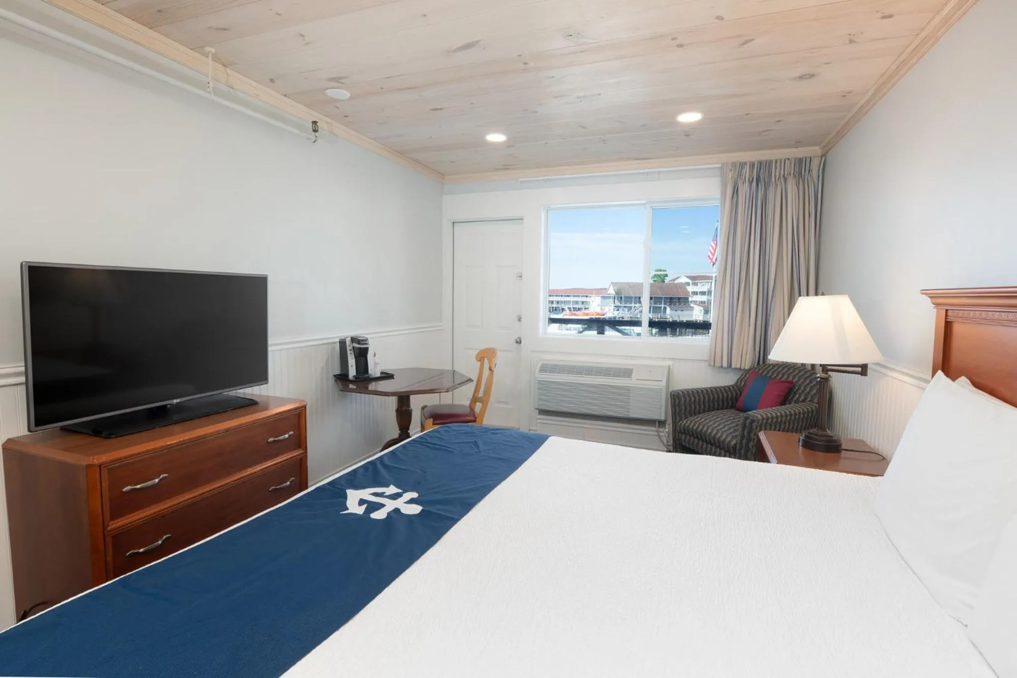King Room with Sea View in Fisherman's Wharf Inn