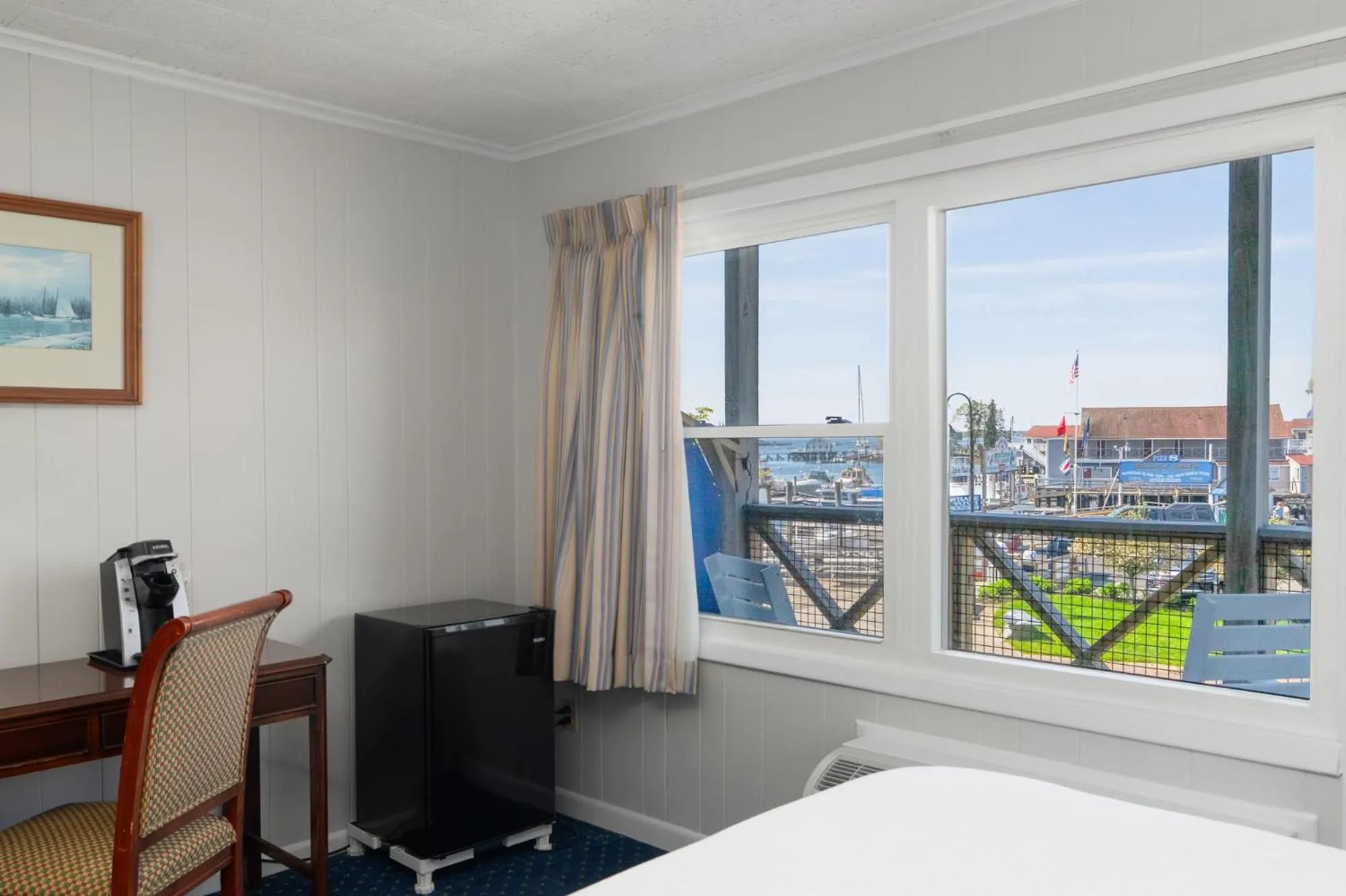 Bedroom, Bed in Fisherman's Wharf Inn
