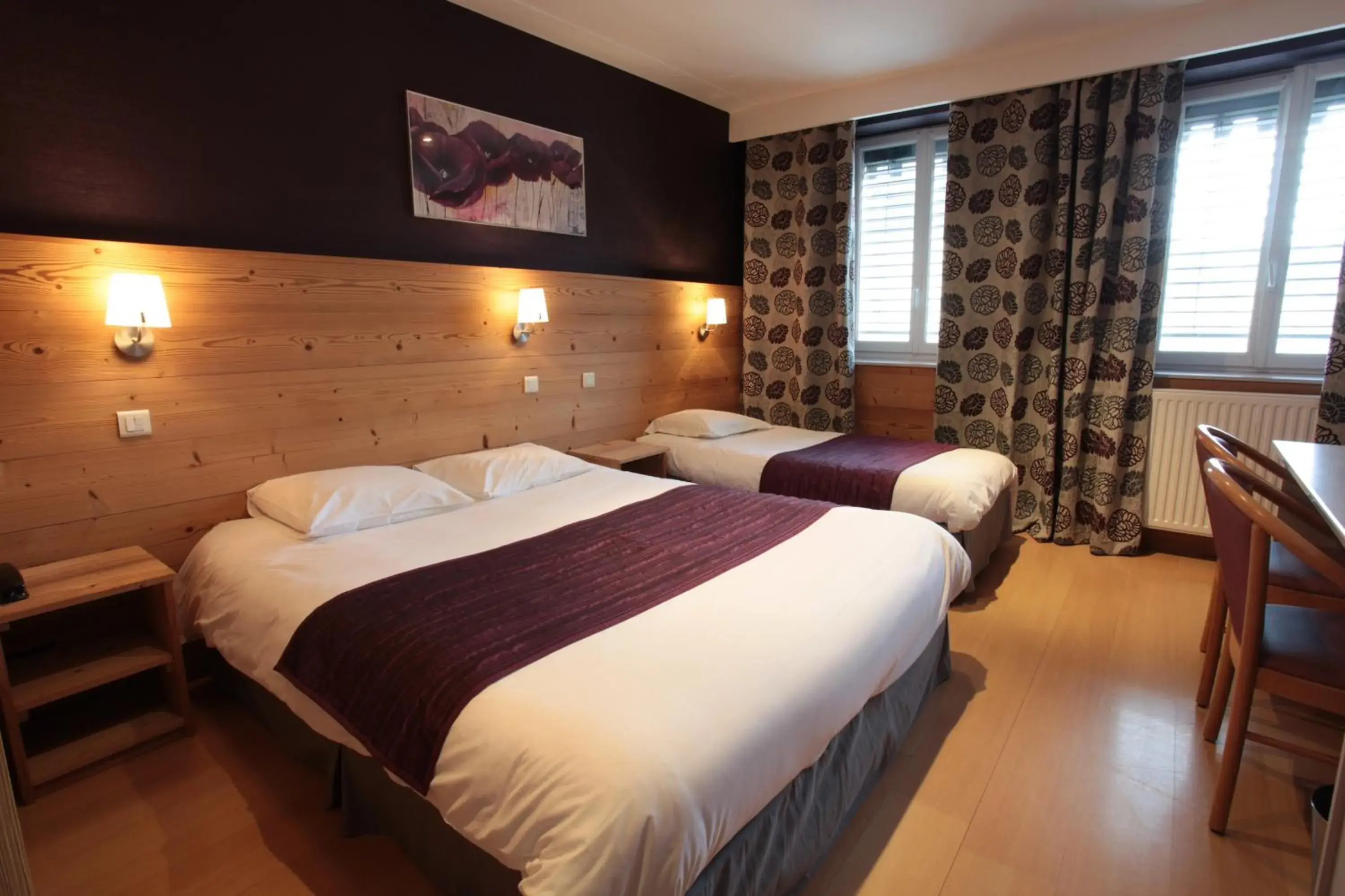 Deluxe Triple Room in Hôtel Saint-Pierre Deluxe Triple Room in Hôtel Saint-Pierre