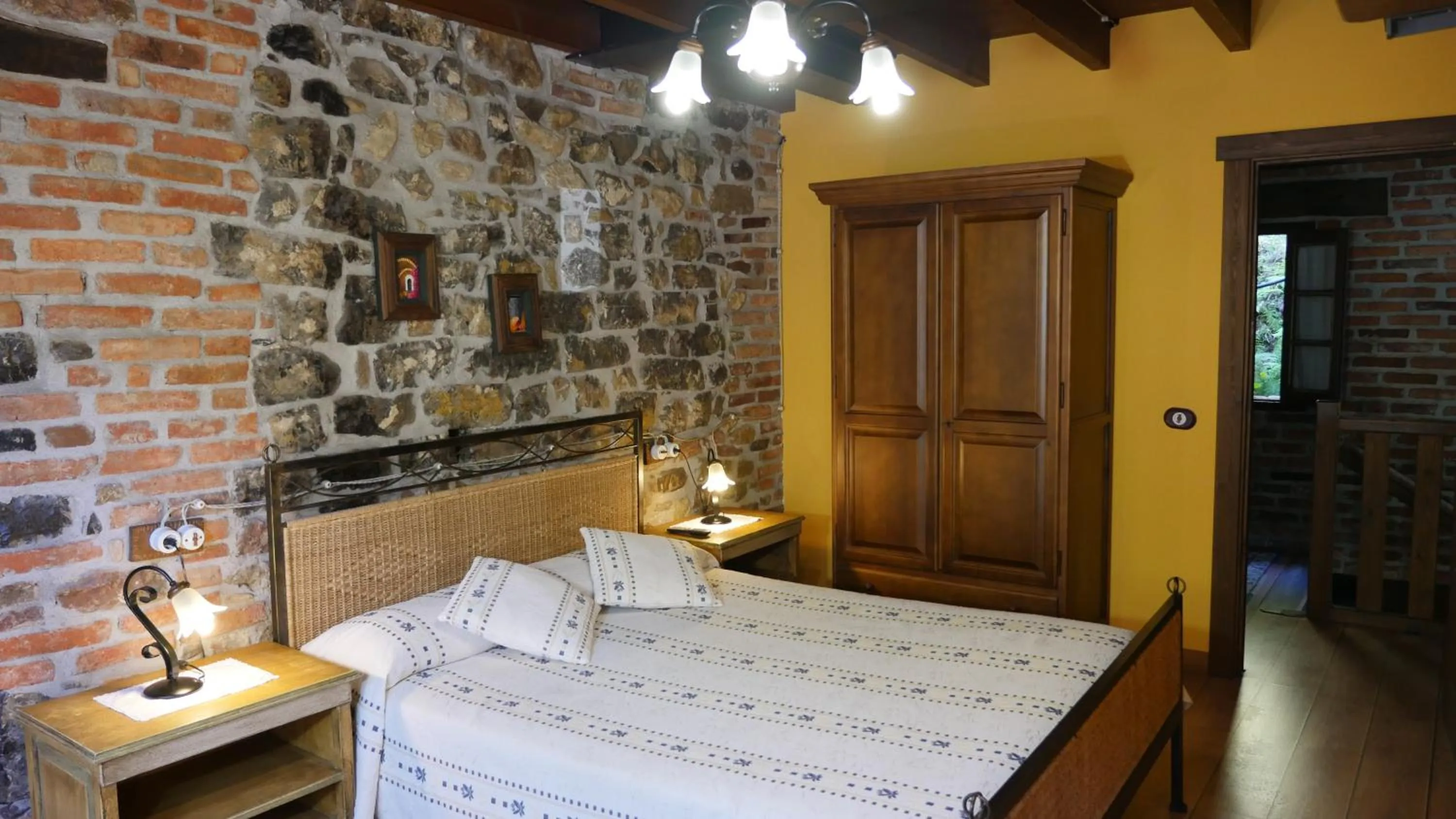 Photo of the whole room, Bed in Hotel Rural Los Texos