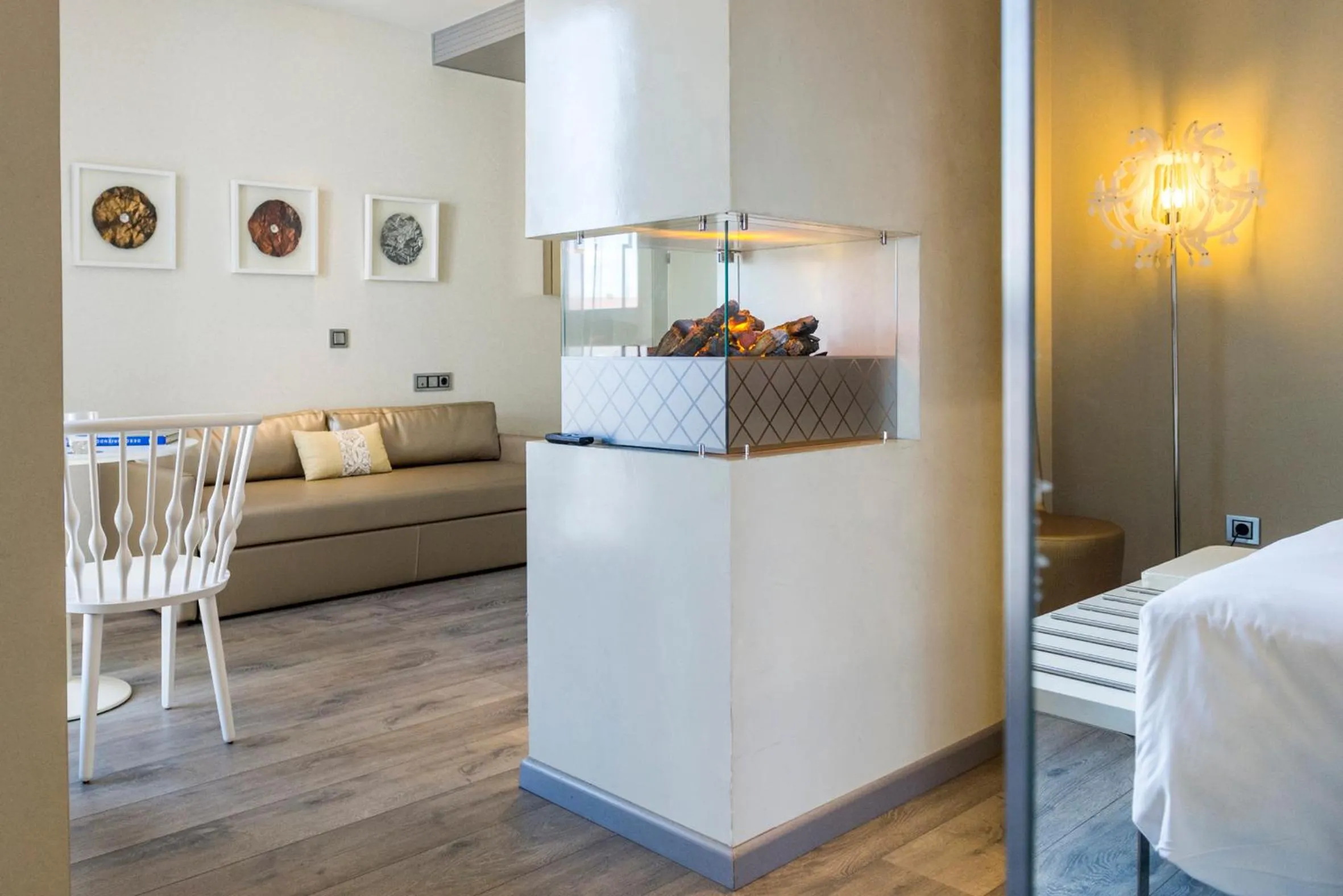 Seating area, Bed in Hotel & Spa Princesa Munia