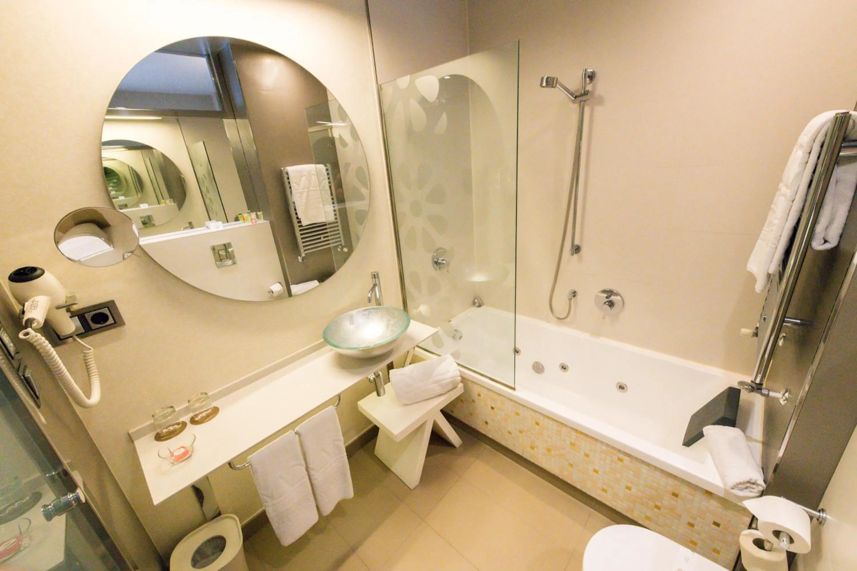 Bathroom in Hotel & Spa Princesa Munia