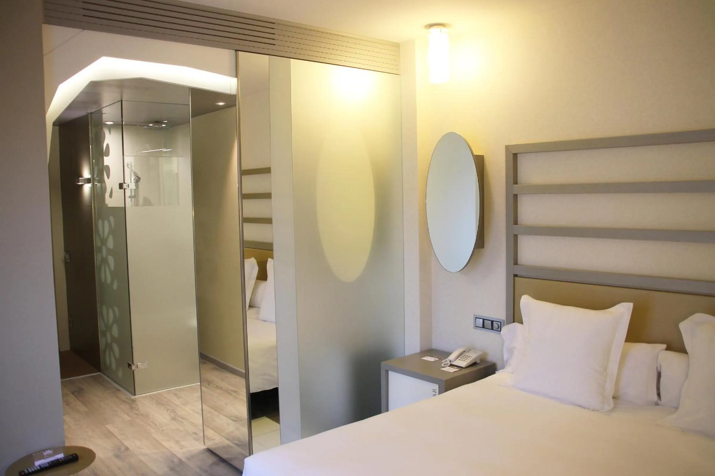 Bedroom, Bed in Hotel & Spa Princesa Munia