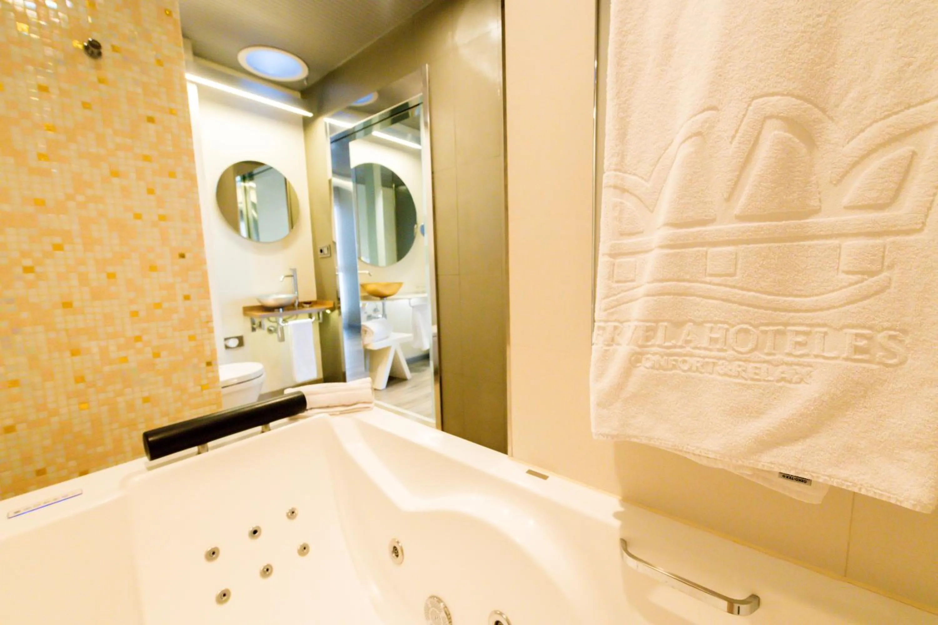 Bathroom in Hotel & Spa Princesa Munia