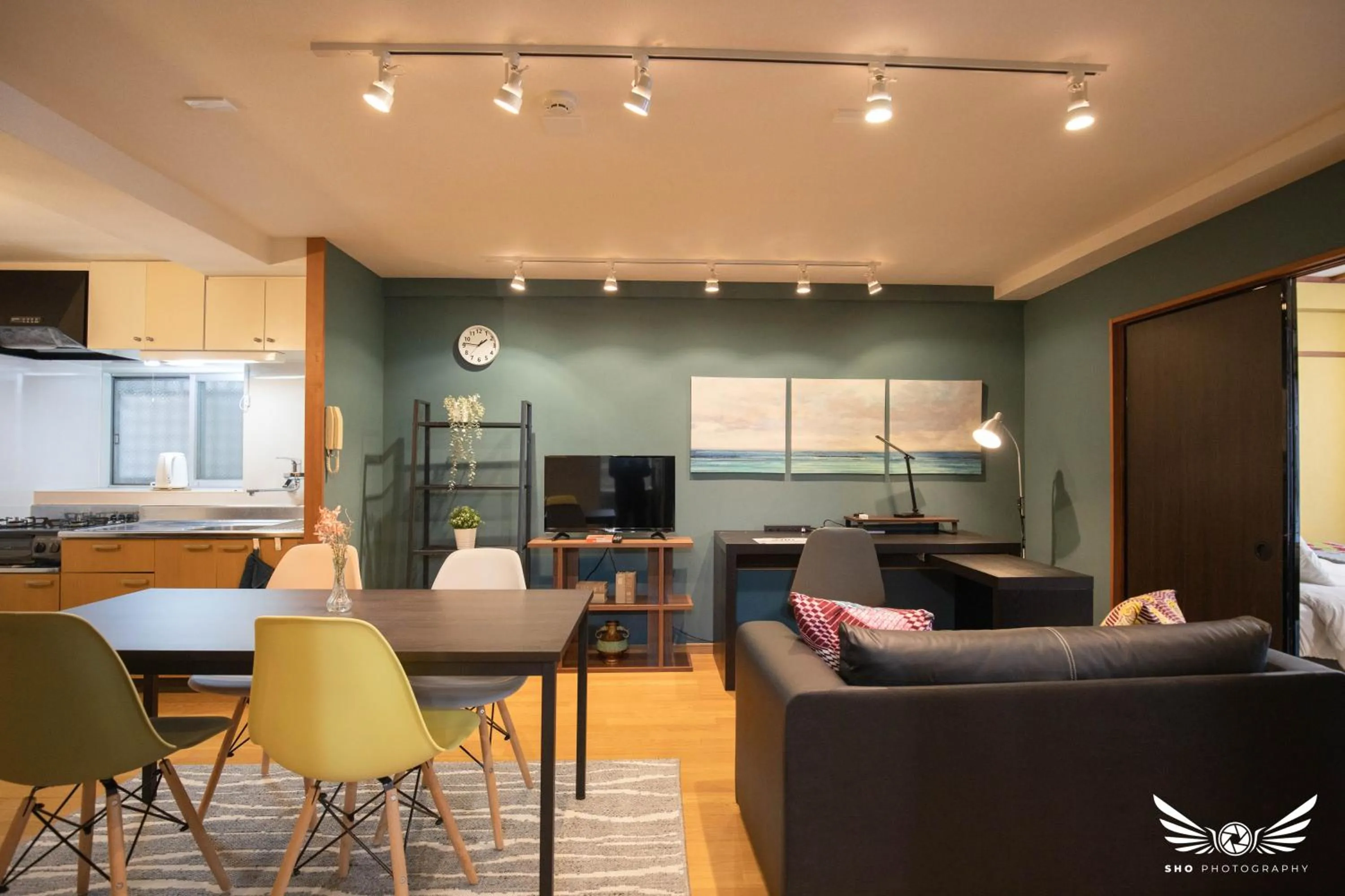 TV and multimedia in Hakata apartment