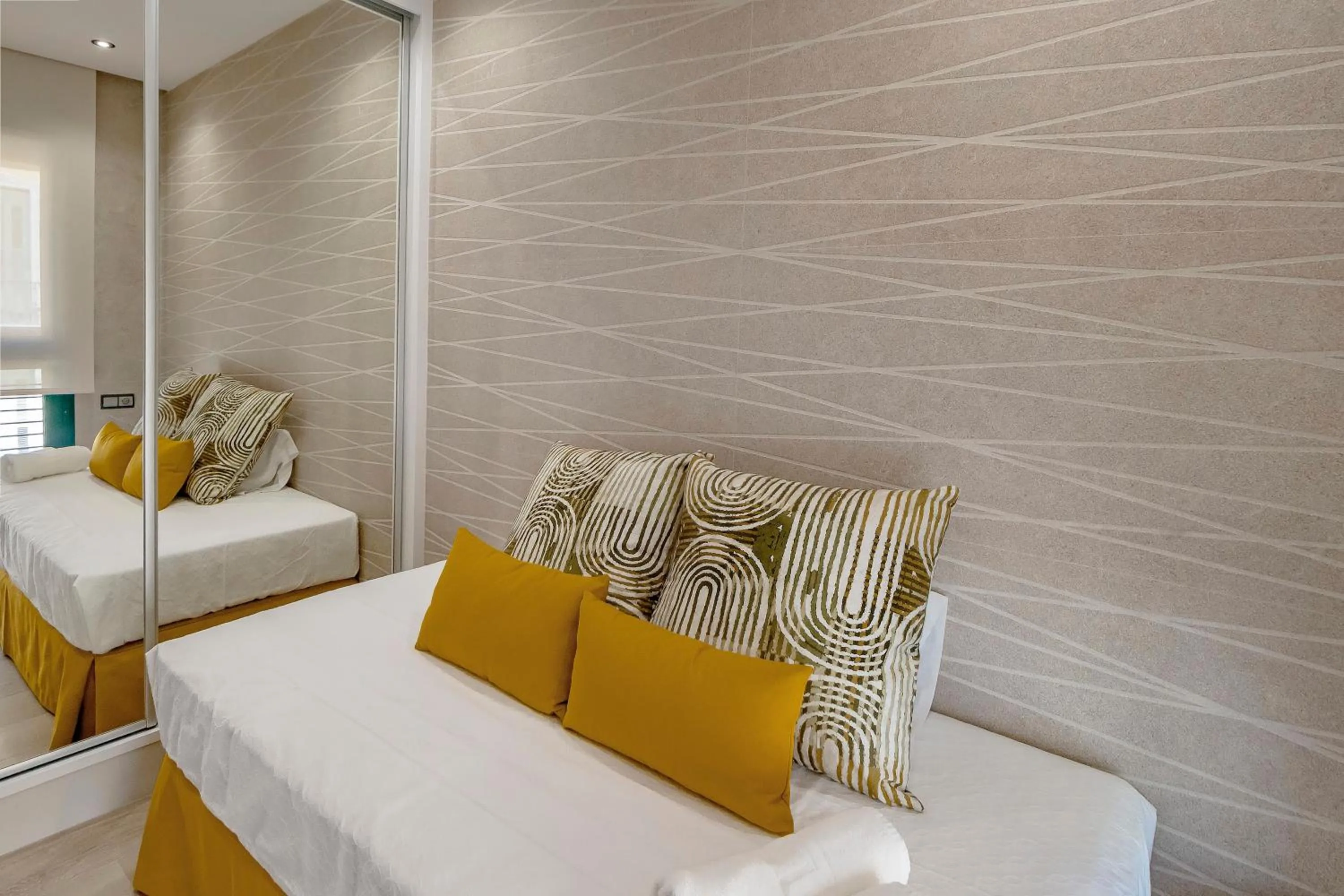 Bedroom, Bed in Apartamentos Suites Oficentro Original