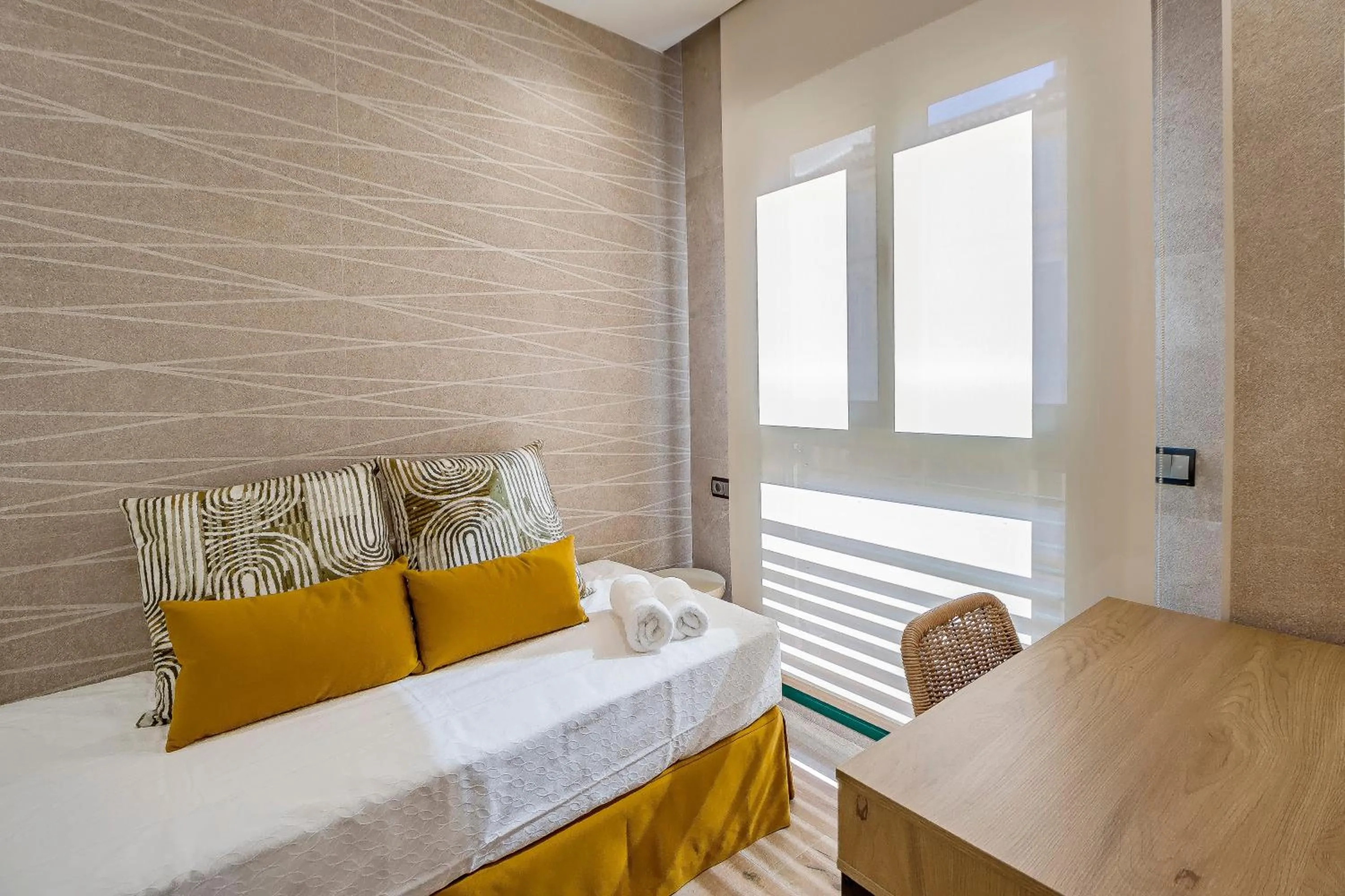 Bedroom, Bed in Apartamentos Suites Oficentro Original