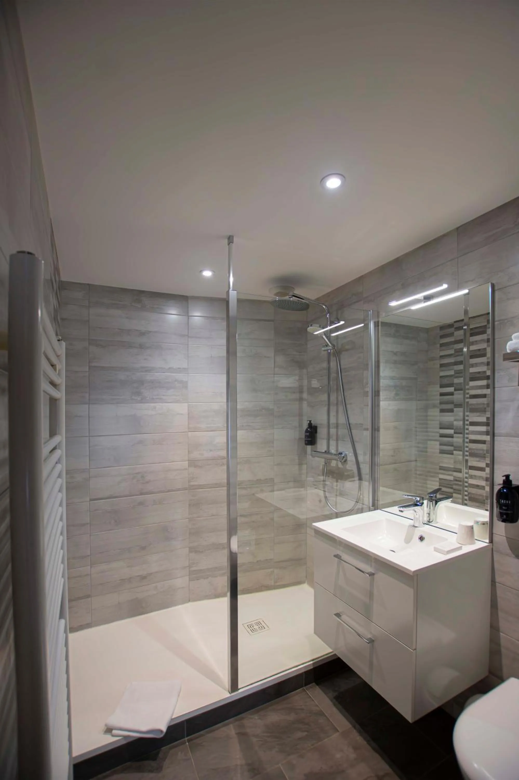 Shower in Domaine de la Plagnette