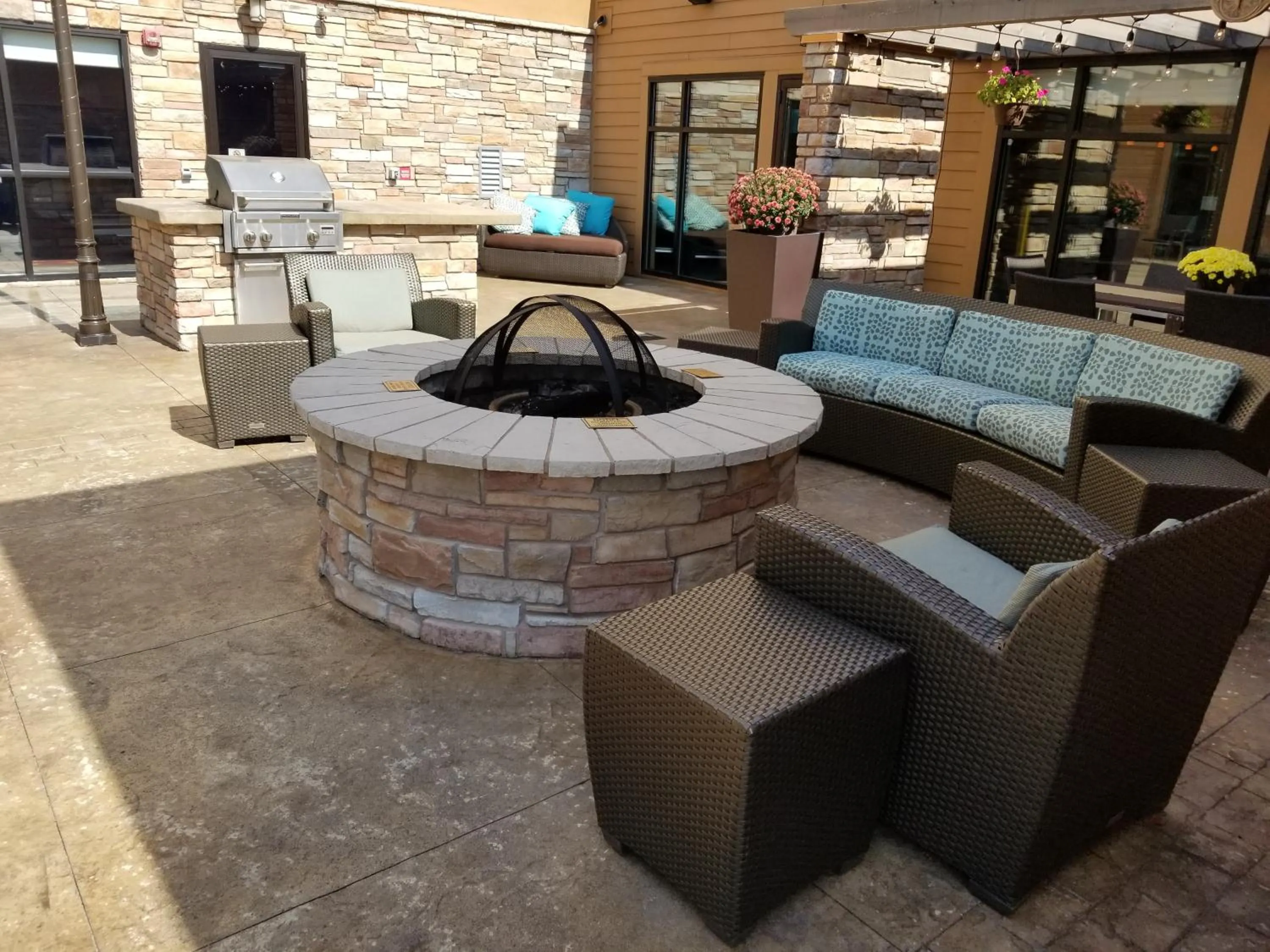 Food and drinks in Residence Inn by Marriott Midland